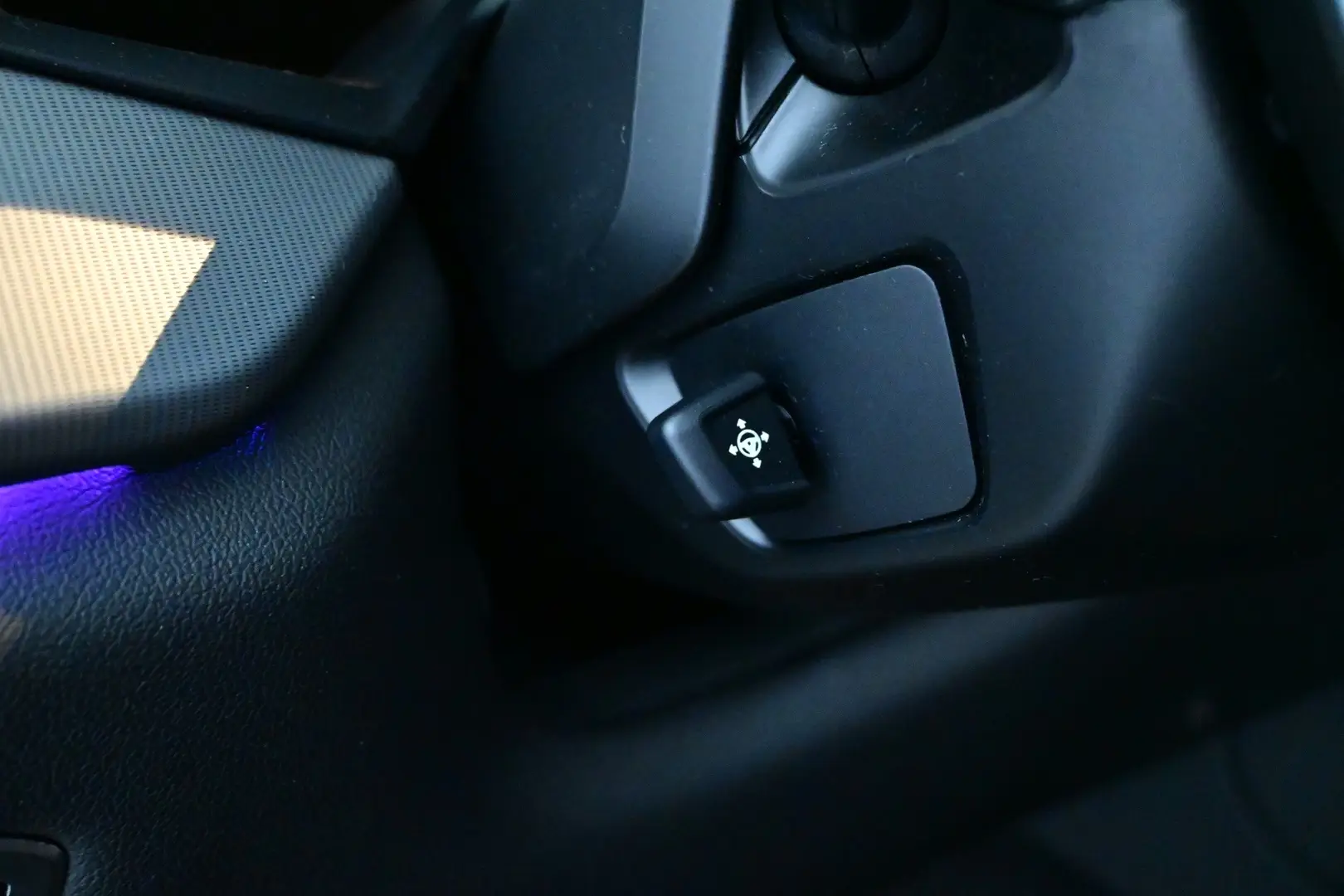 Car Image - HOMrbvUO5qV8kCXcWz31e