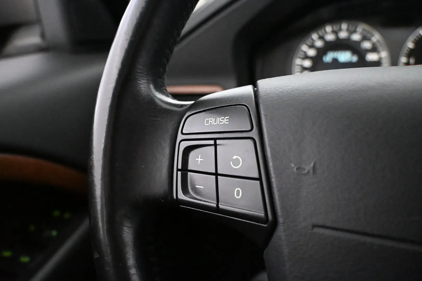 Car Image - e9DVzcqm4kkaPg2FNxUNx