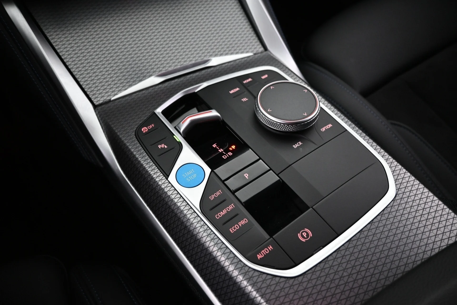 Car Image - 408TFPNJeWRJwTveGis8tu