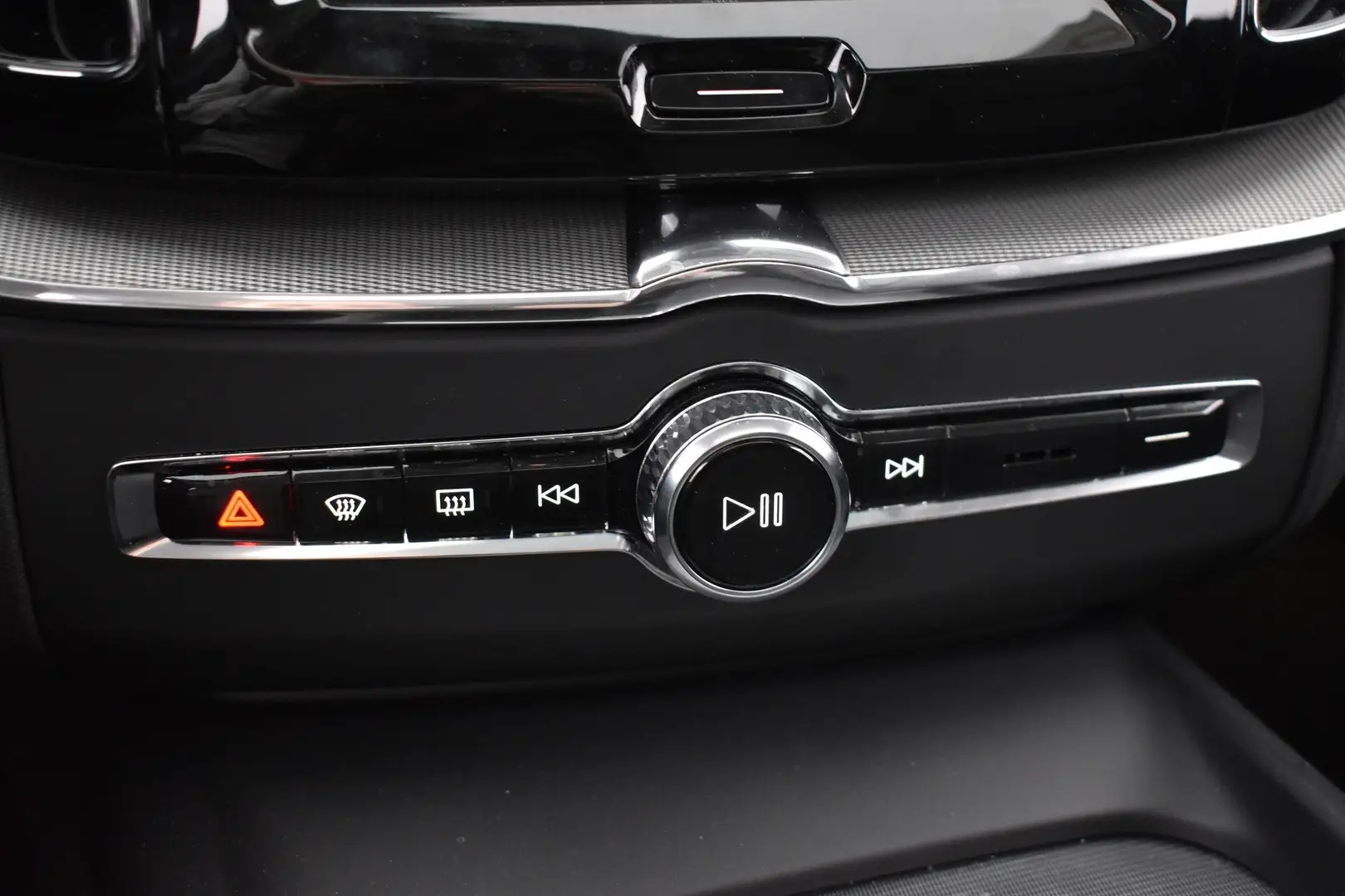 Car Image - UkDHRV7B0gWjFV2qsPc2e