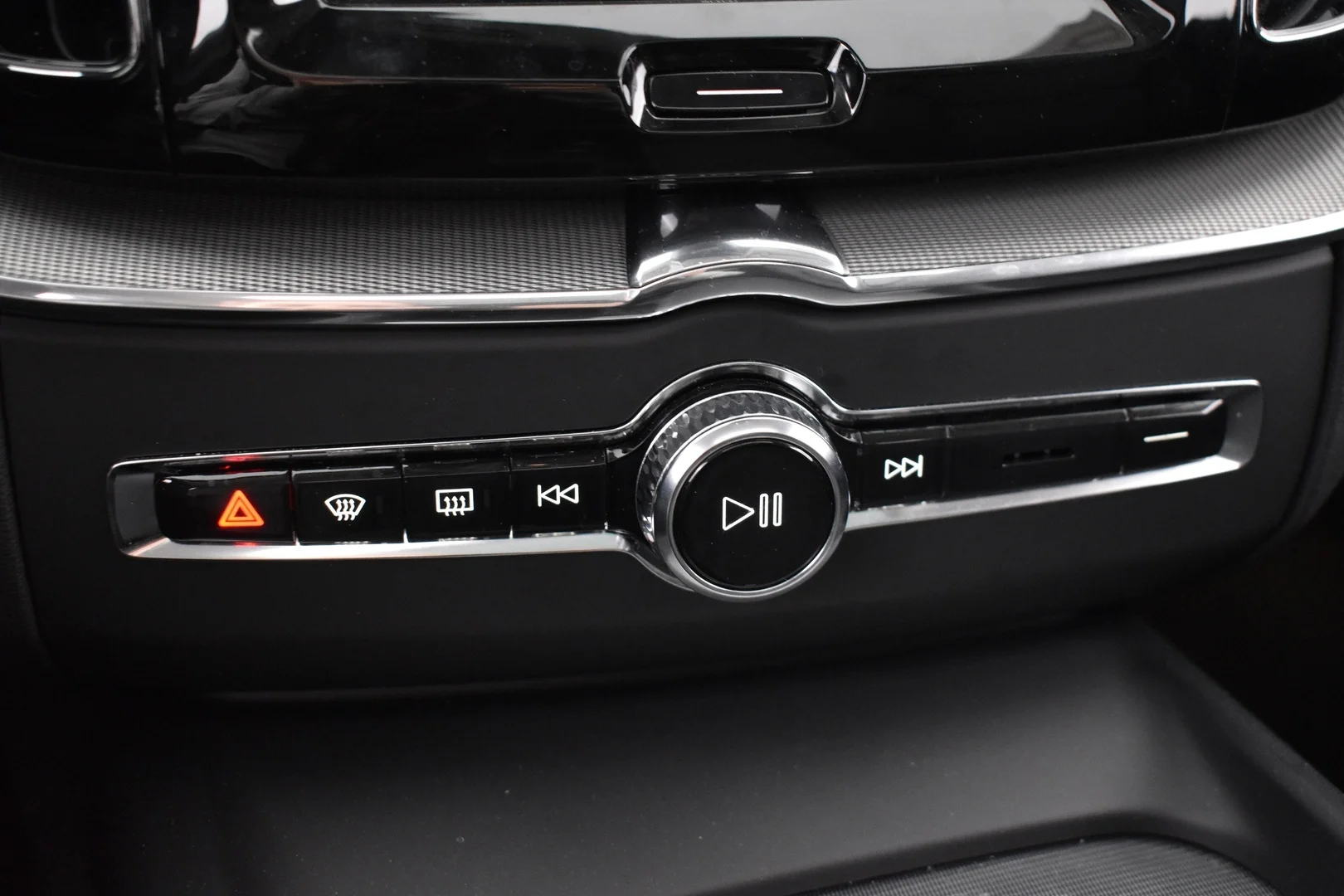 Car Image - UkDHRV7B0gWjFV2qsPc2e