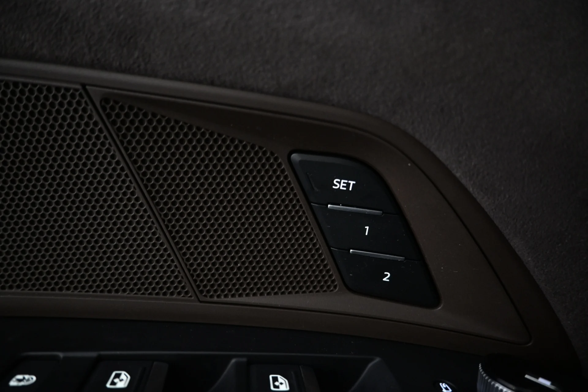 Car Image - 39feVVLBnoOwKvRRW1X275