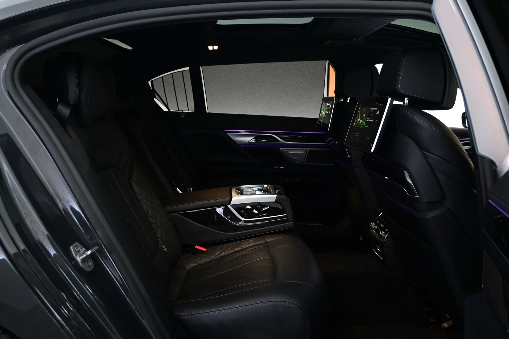 Car Image - W3H8PFELRnB9lYtpeRbJe