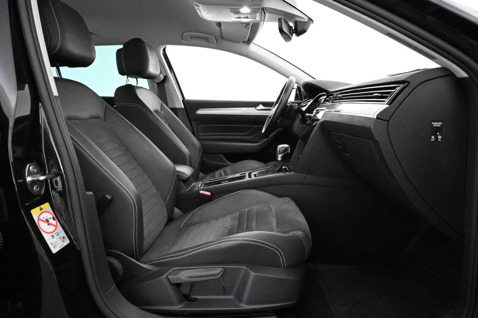Car Image - 17H1IFKtL79SFXnU4uwju2
