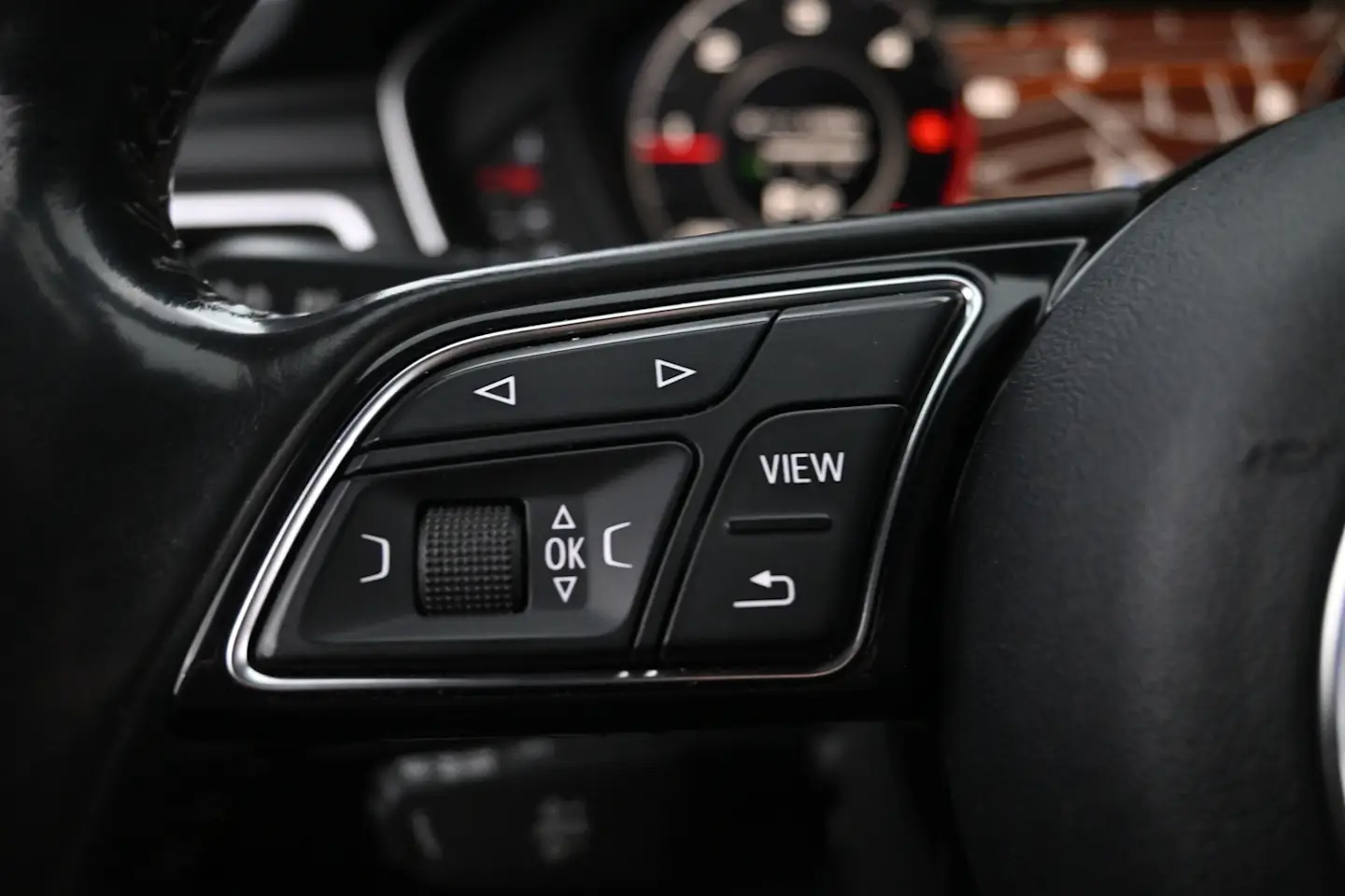 Car Image - 4Iyh0N4bR0xnA8UtFq0z0t