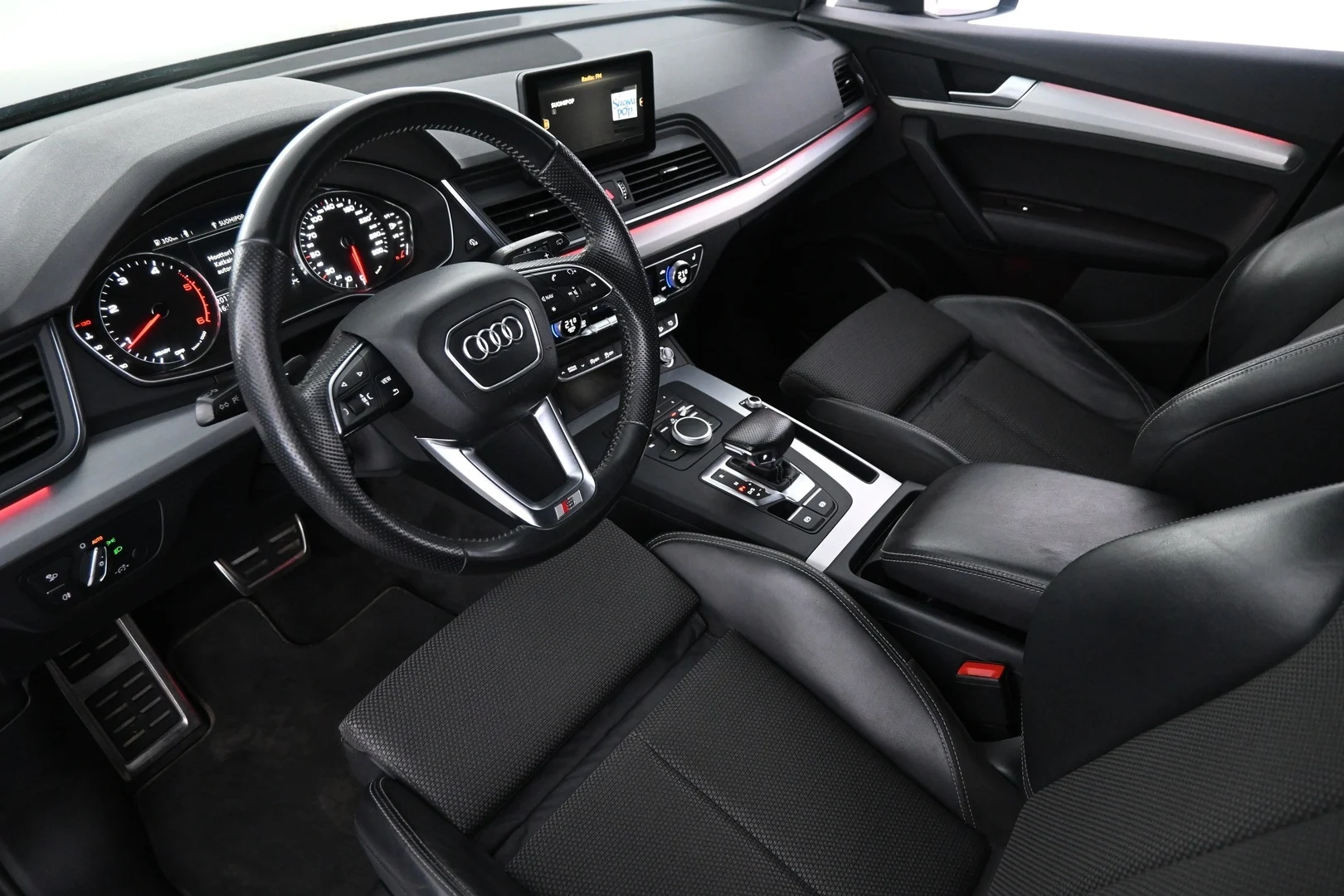 Car Image - JchVWG8fCsDUmIMJ4pog0