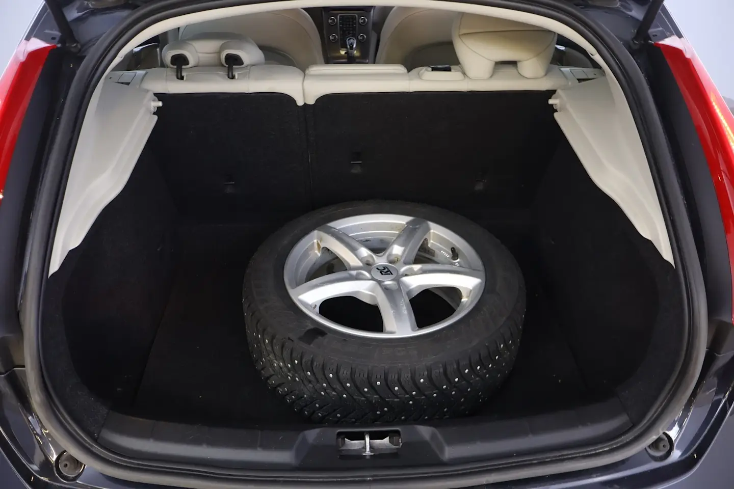 Car Image - 3UMfZqDxBKi8E8XAH27PTI