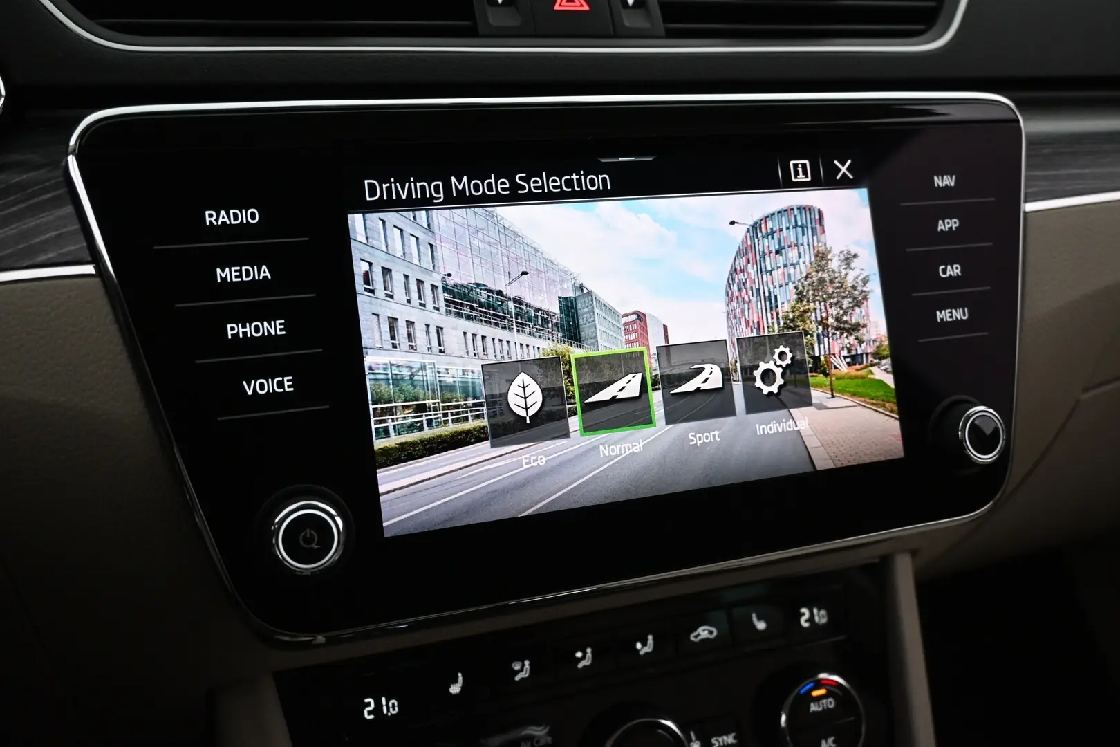 Car Image - 2sfBEFXzBDiBLKB4q5M40j