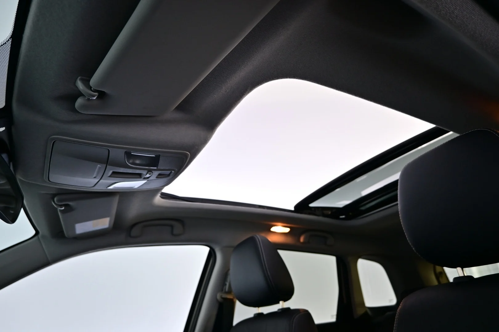 Car Image - 3UOylLCO6UYbgciDwNLL0d