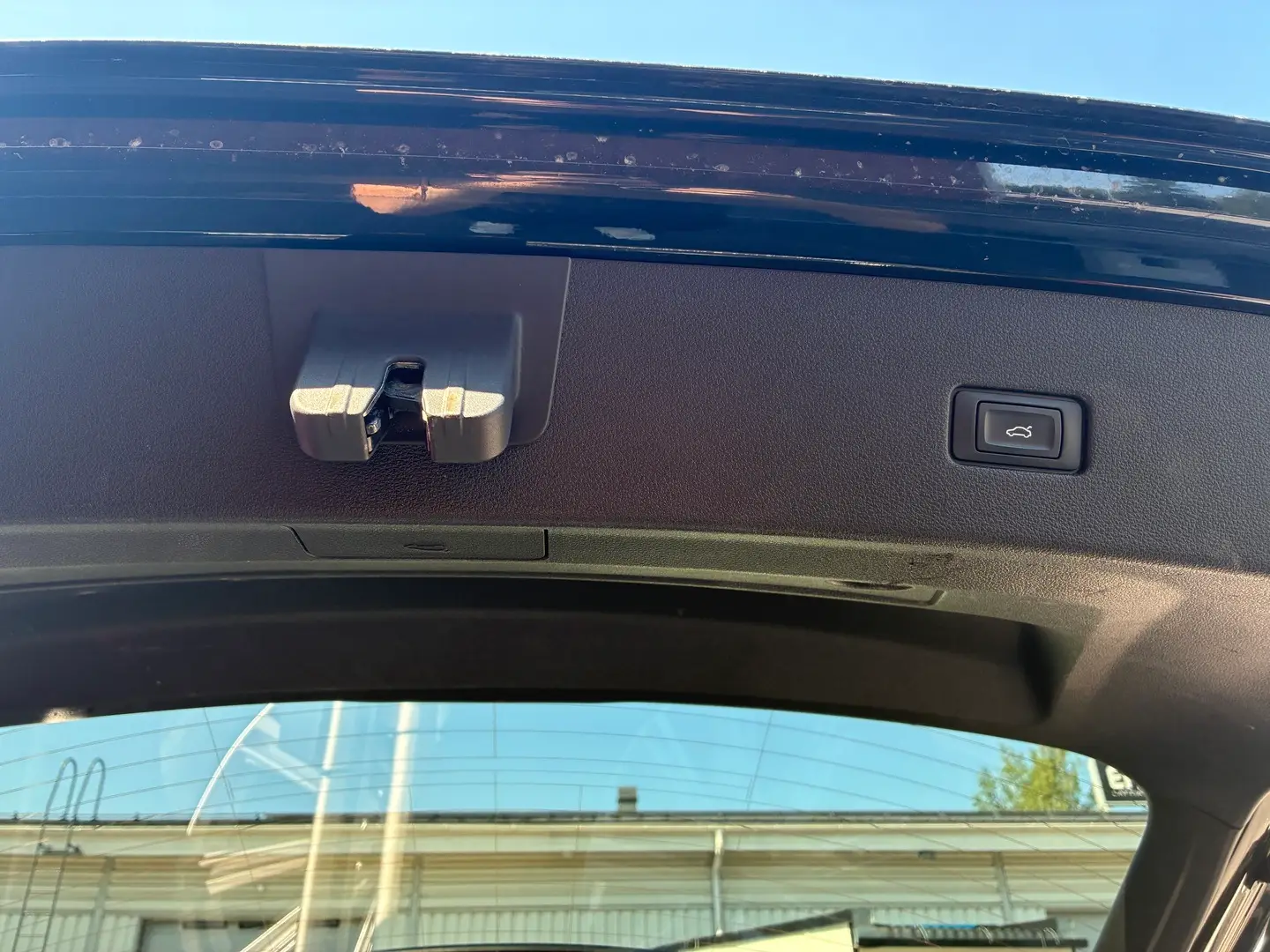 Car Image - 1qfI4qBRD05zFUSeRRjZOm