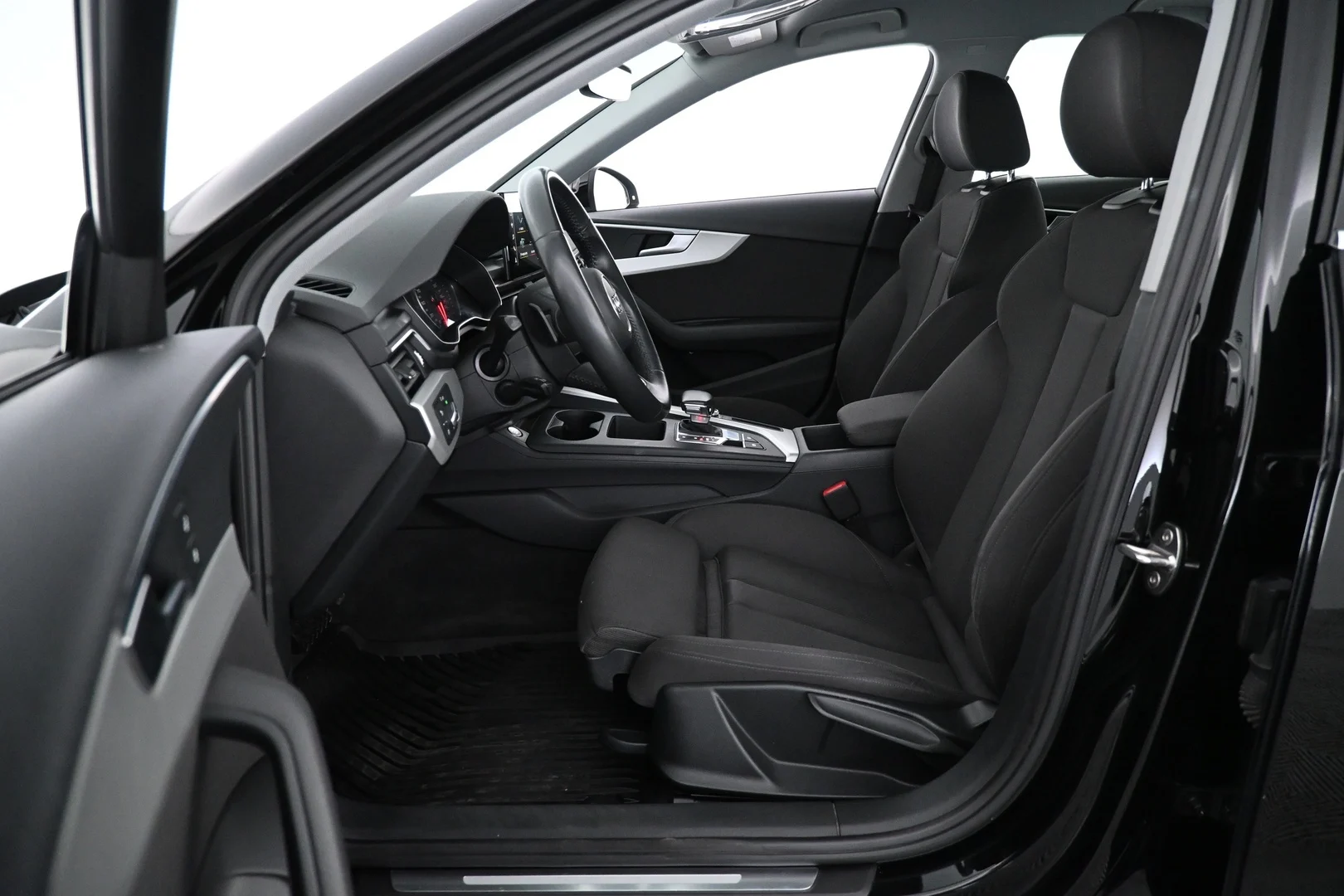 Car Image - 39q3ypuGnLL4P4s0bOcEPP