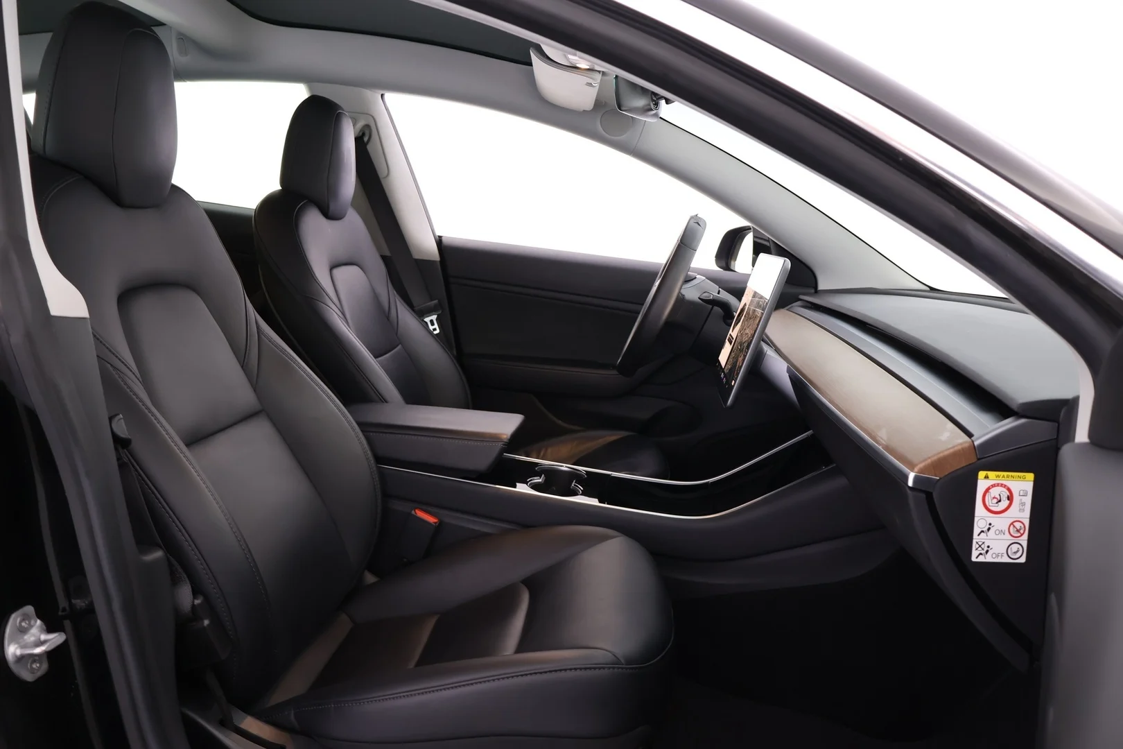 Car Image - 2UiCg9hCLzsOWePjuGHtYc