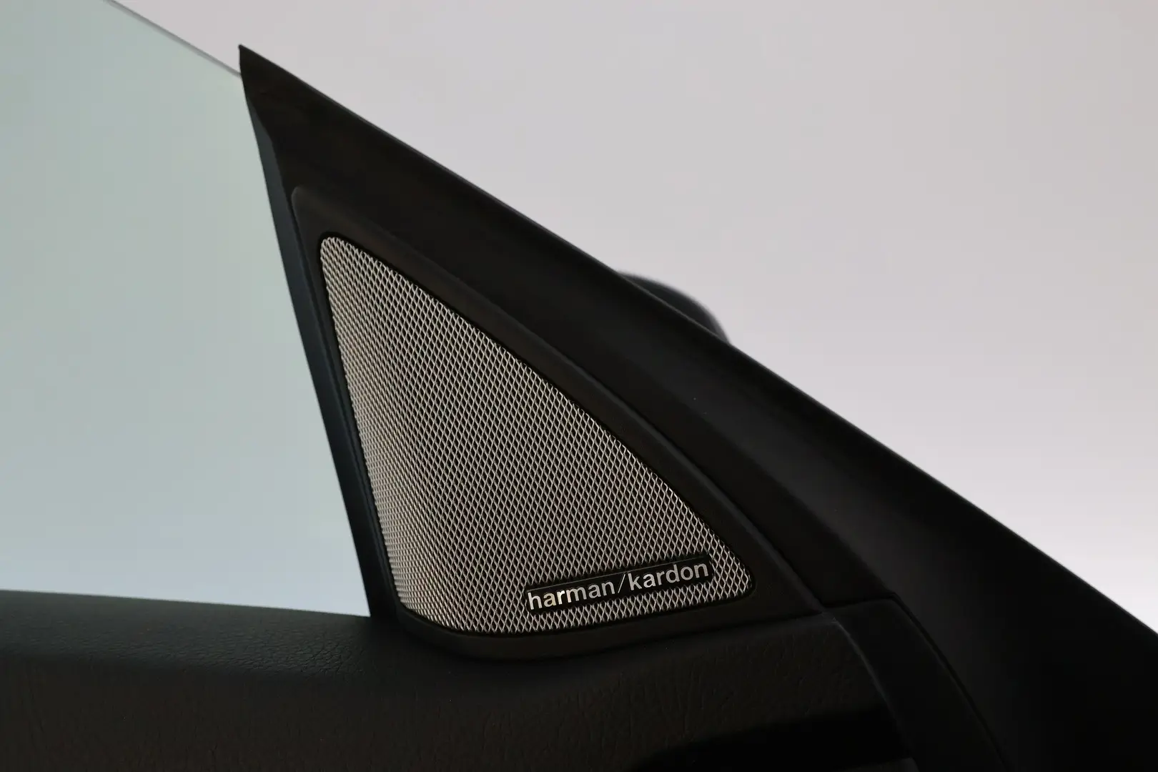 Car Image - 1SAiNoMKsbc9MGObSp0OvX