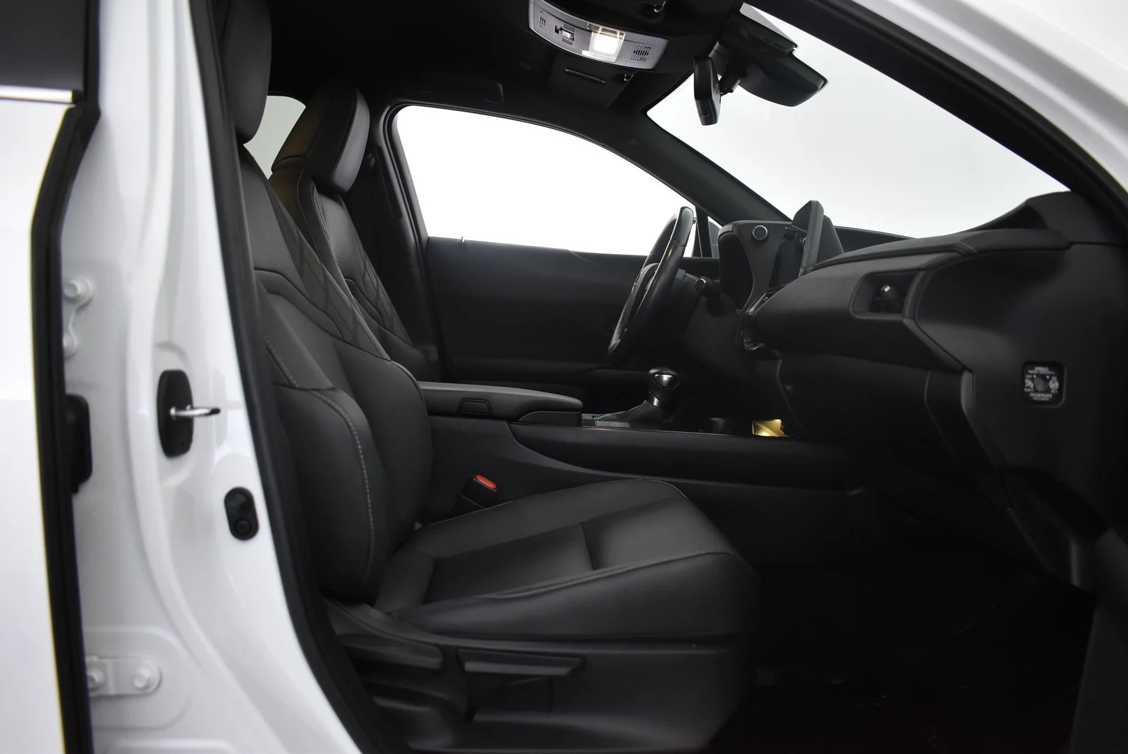 Car Image - EXIhqFwpa6WmRnGrJrTT1