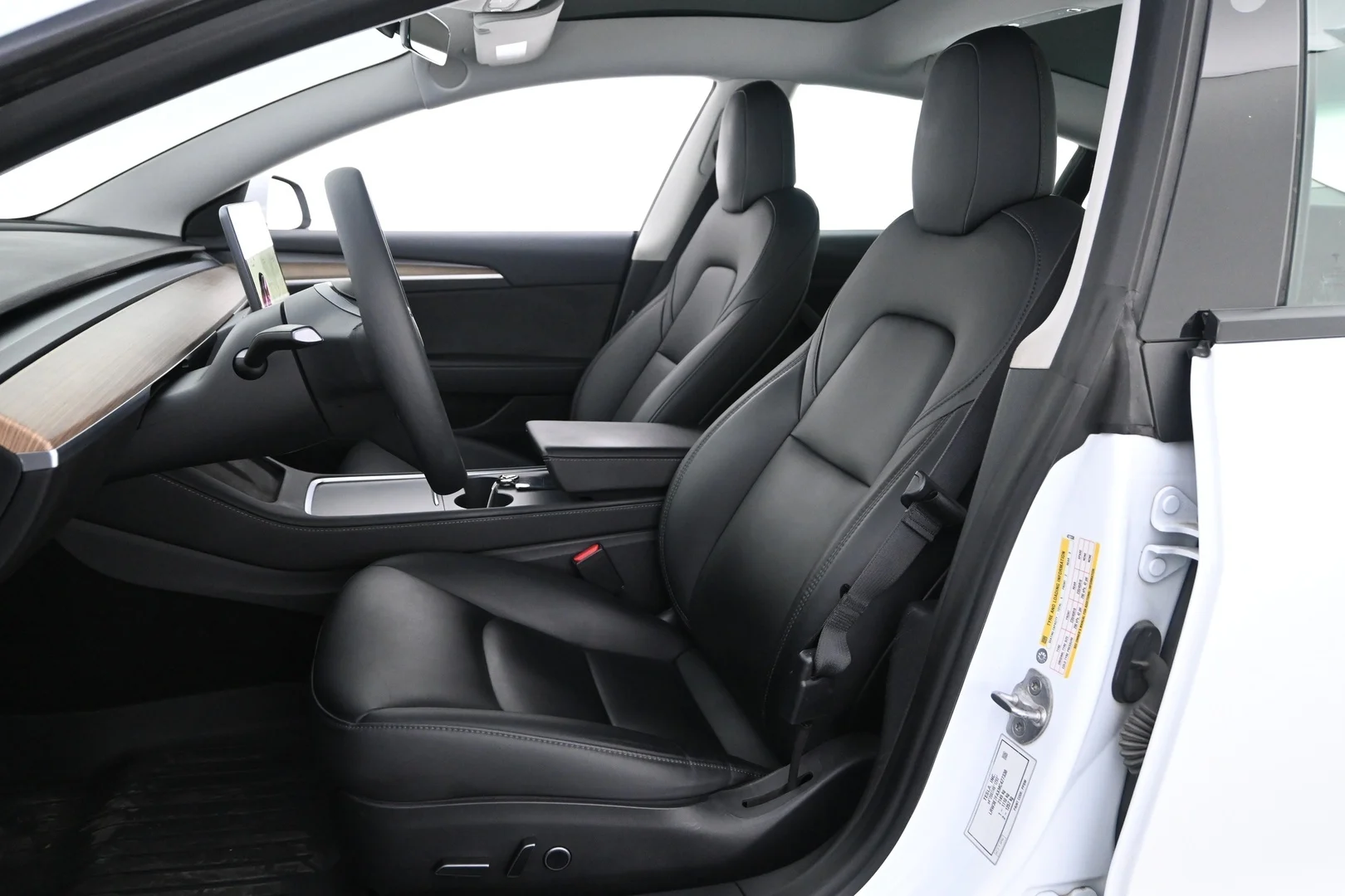 Car Image - 3MLmFNQ20978r3ykSnVEyV