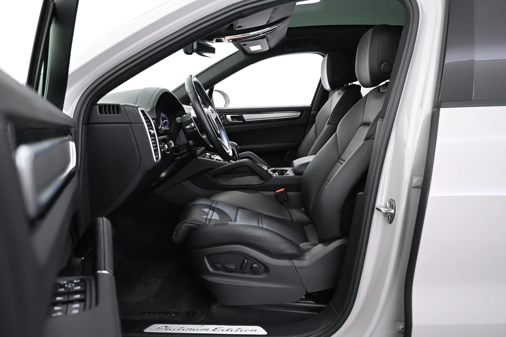 Car Image - 5XDnvxd3eQifdBf1oQurcx