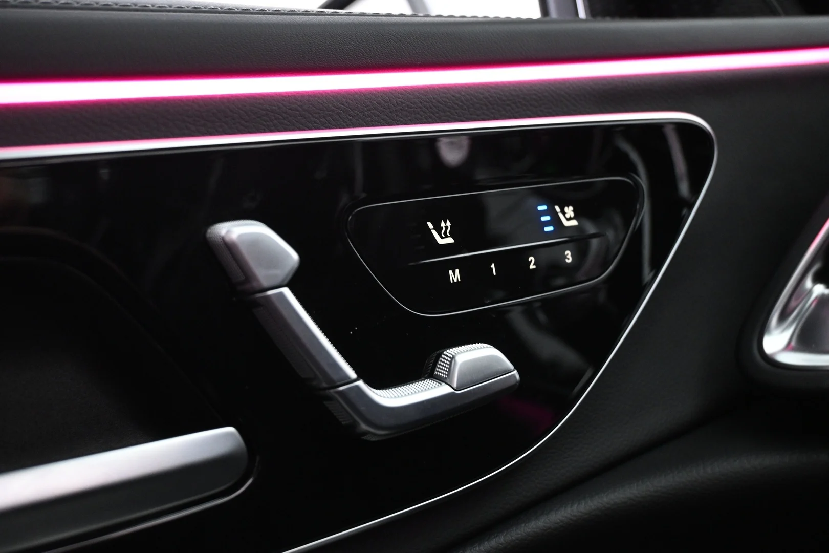 Car Image - 4psRDgWAE9GfQkgwlQinUs
