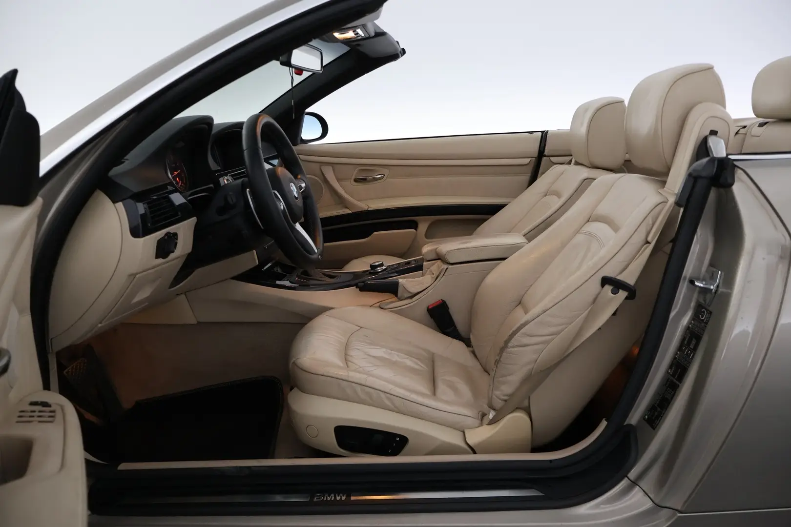 Car Image - 3PcIU9UvUGICubB2lttuX3