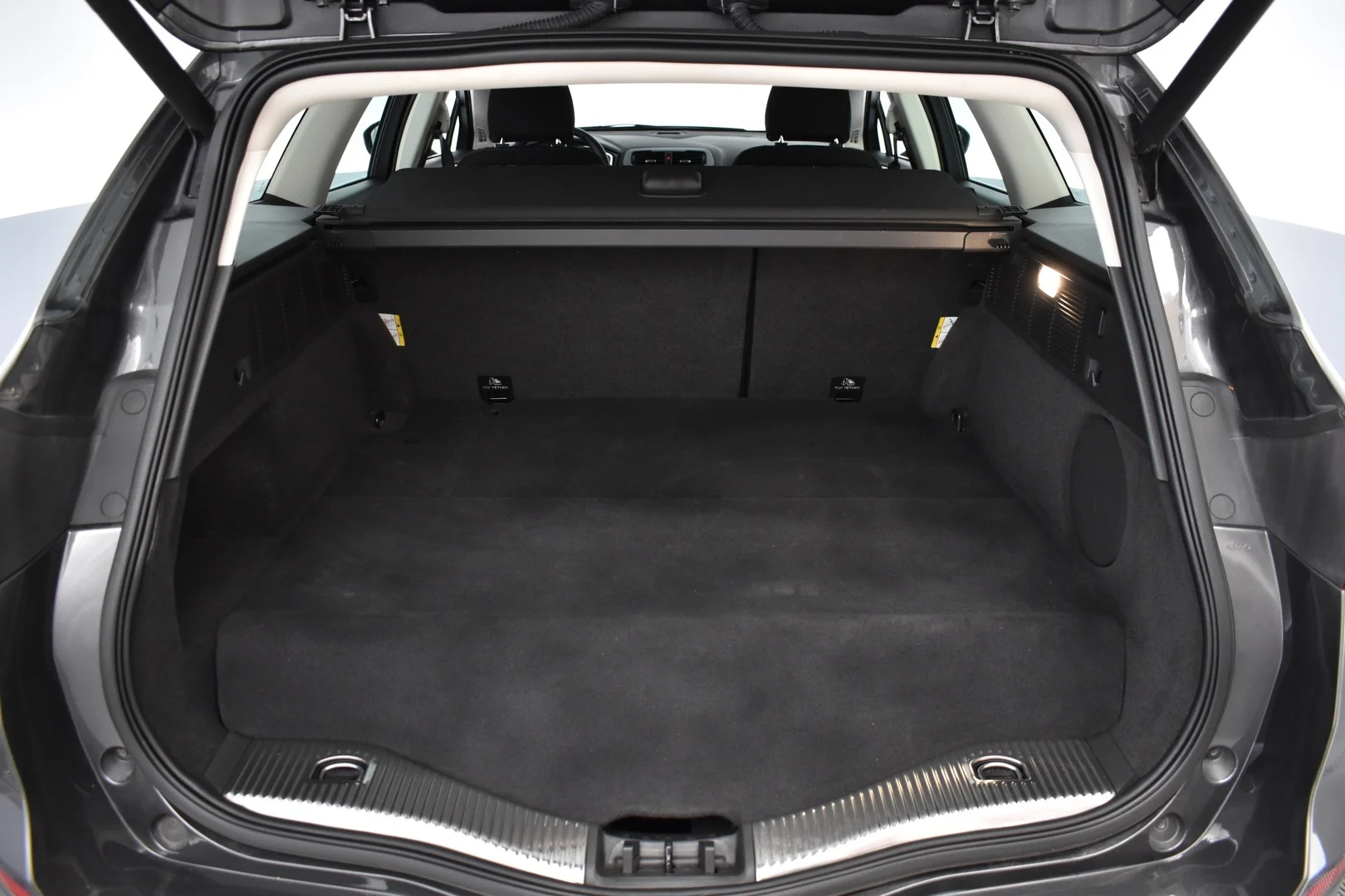 Car Image - Tc7tY3Fak7U3jUIq3E1d7