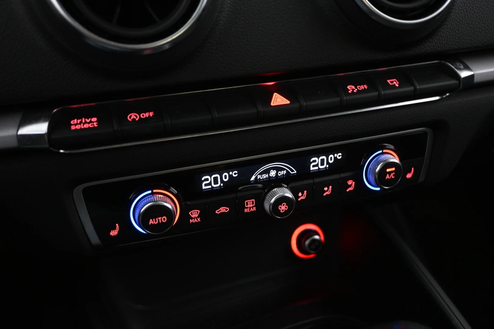 Car Image - 4U4EQKwDX3VPUfxxL0tqkM