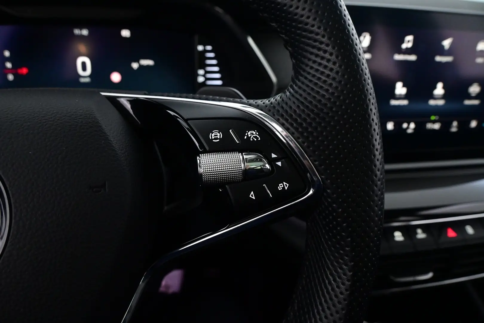Car Image - 3Pv3eAf7zdrrwhhk27njfv