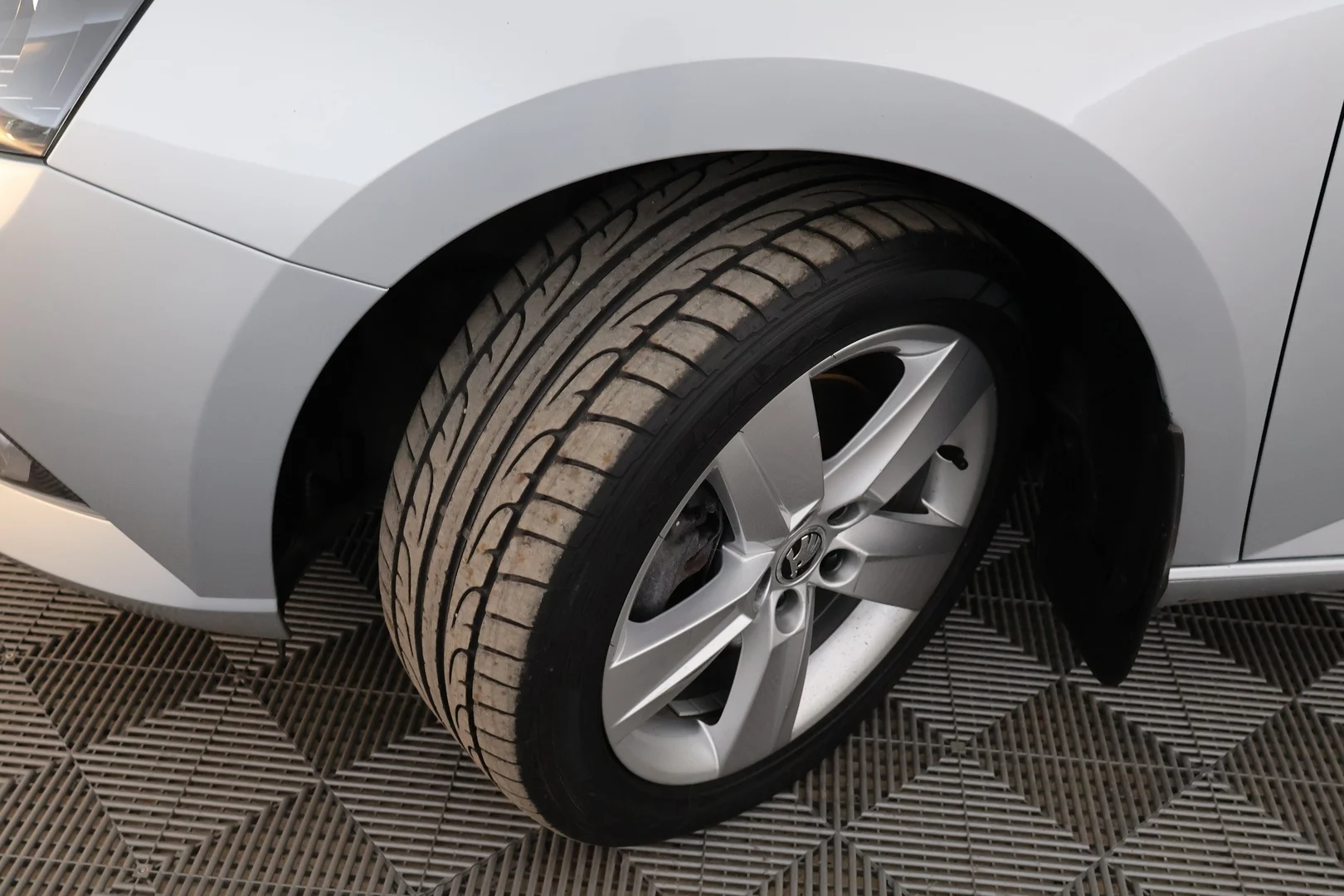 Car Image - 7kMjx4Dv79WuI4WlAObiil