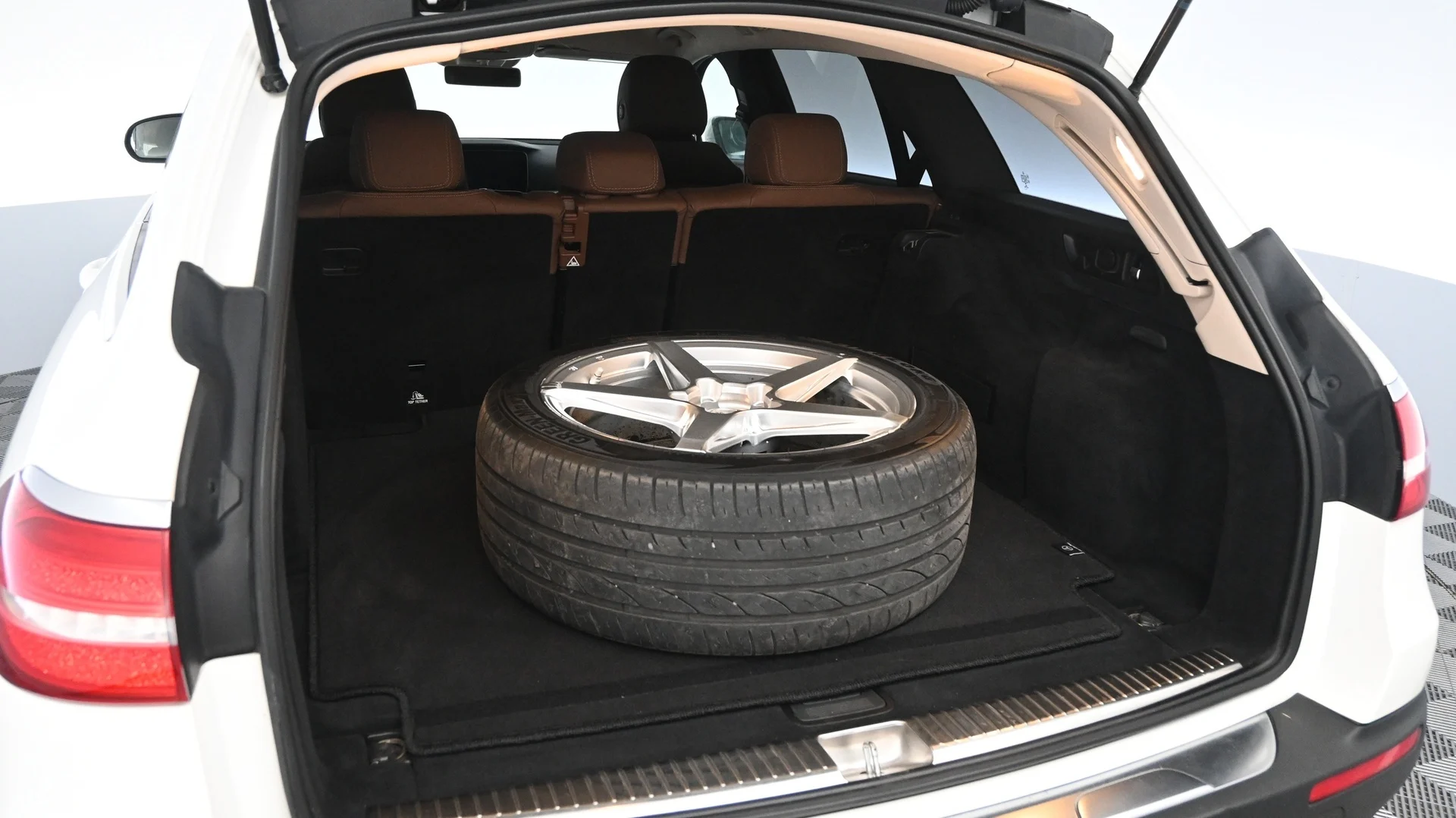 Car Image - 35rkjf8EFKFg0y8RNgNXpC