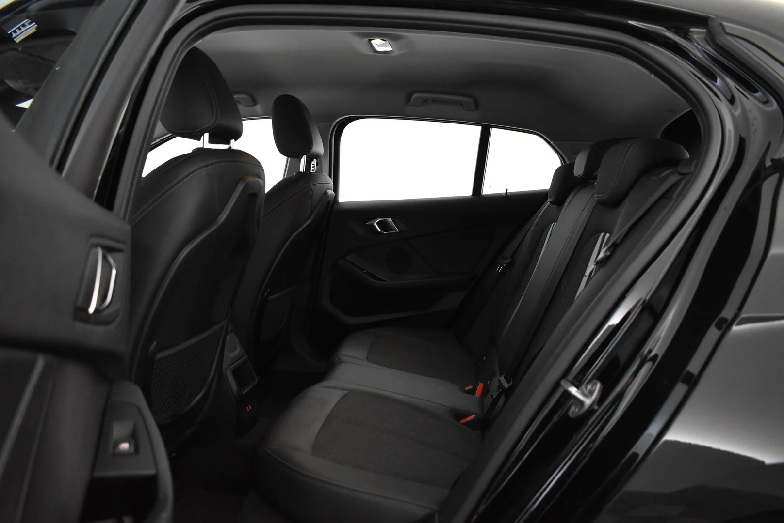 Car Image - 2fH8KxORdvyTB1YZ36yMU5
