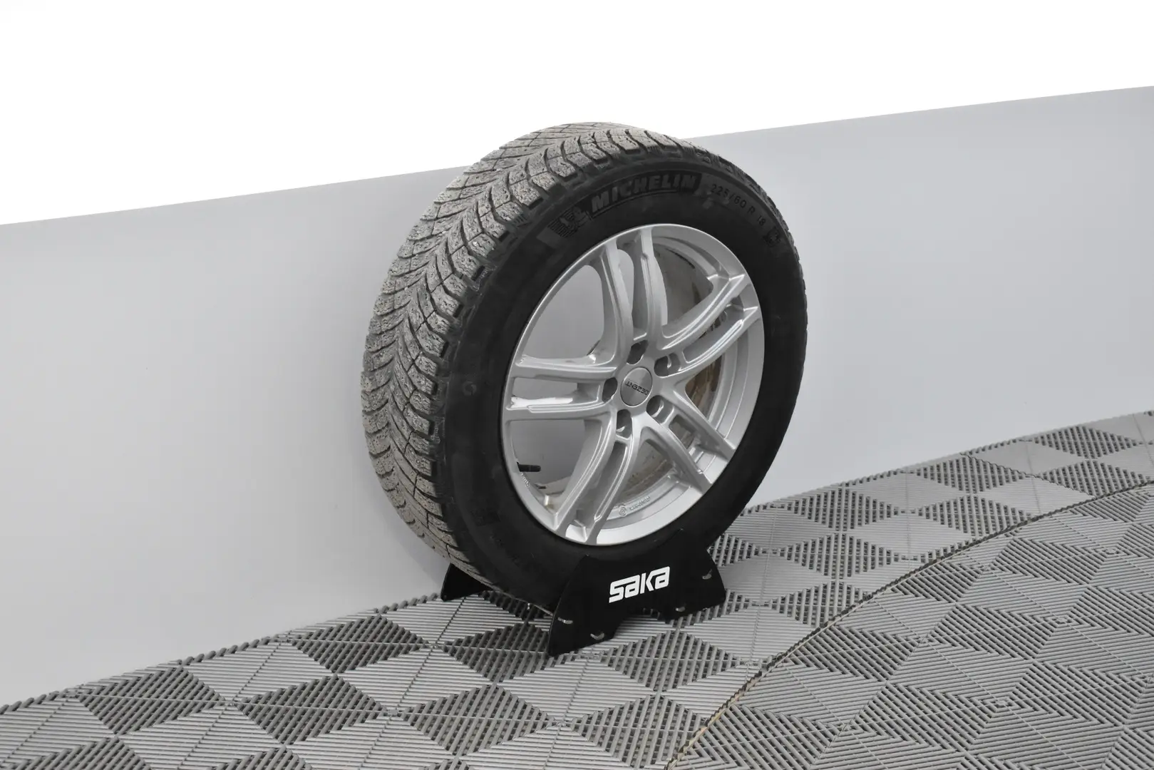 Car Image - 3WIvRyCmPNdUVkaR4f4W7A