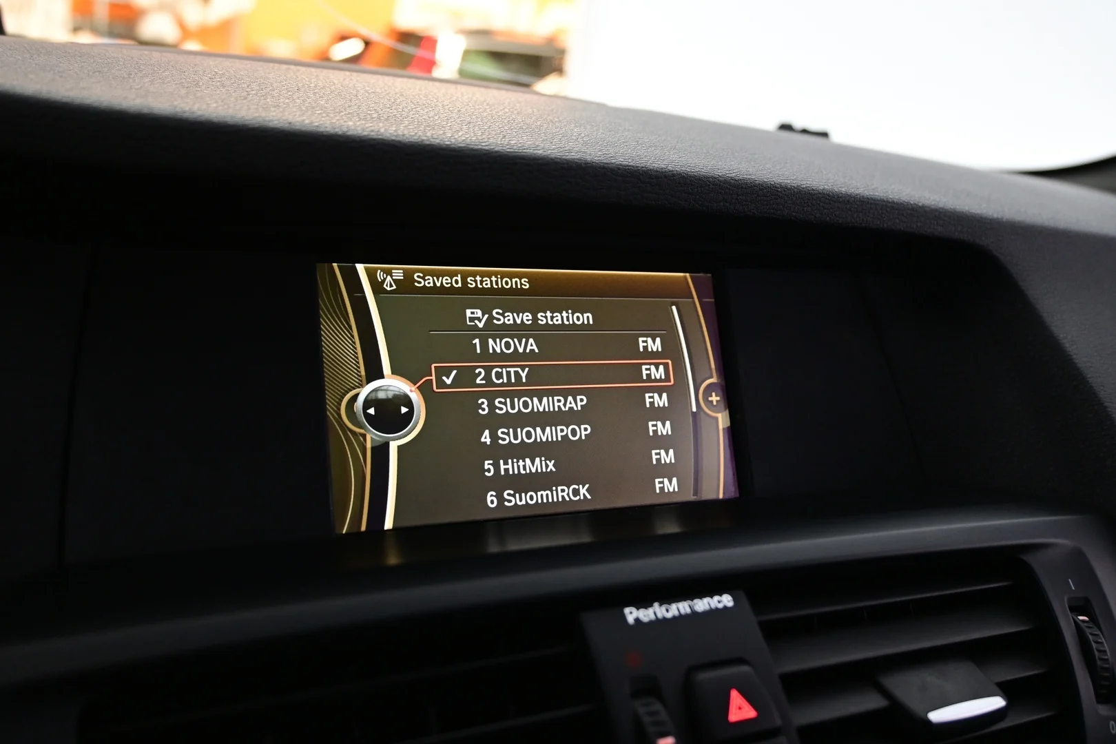 Car Image - 6pHzUXo1t3HjiUOmOq62Uk