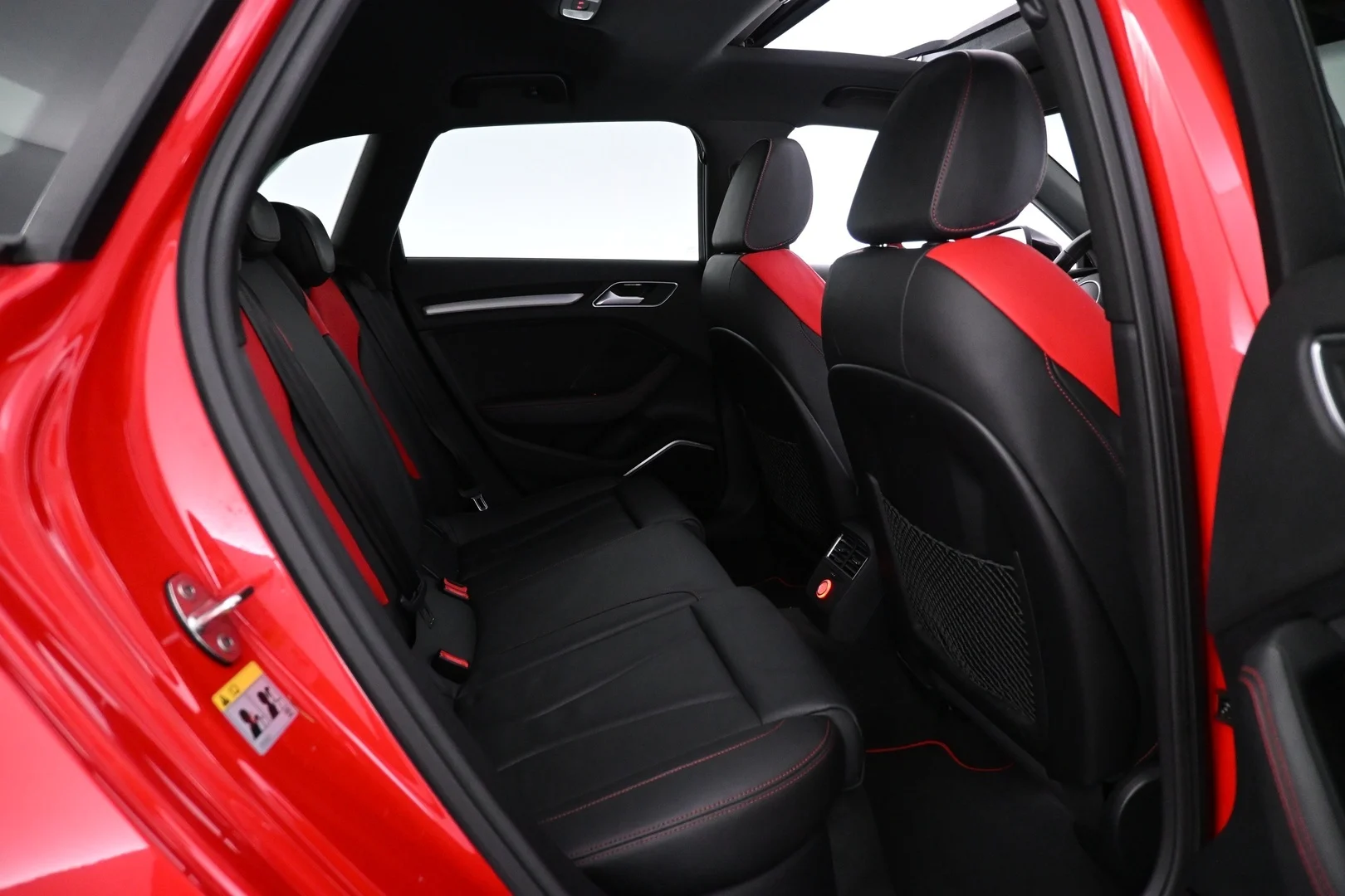 Car Image - 7uNI1i5SZ3SiNk5jHLamuD