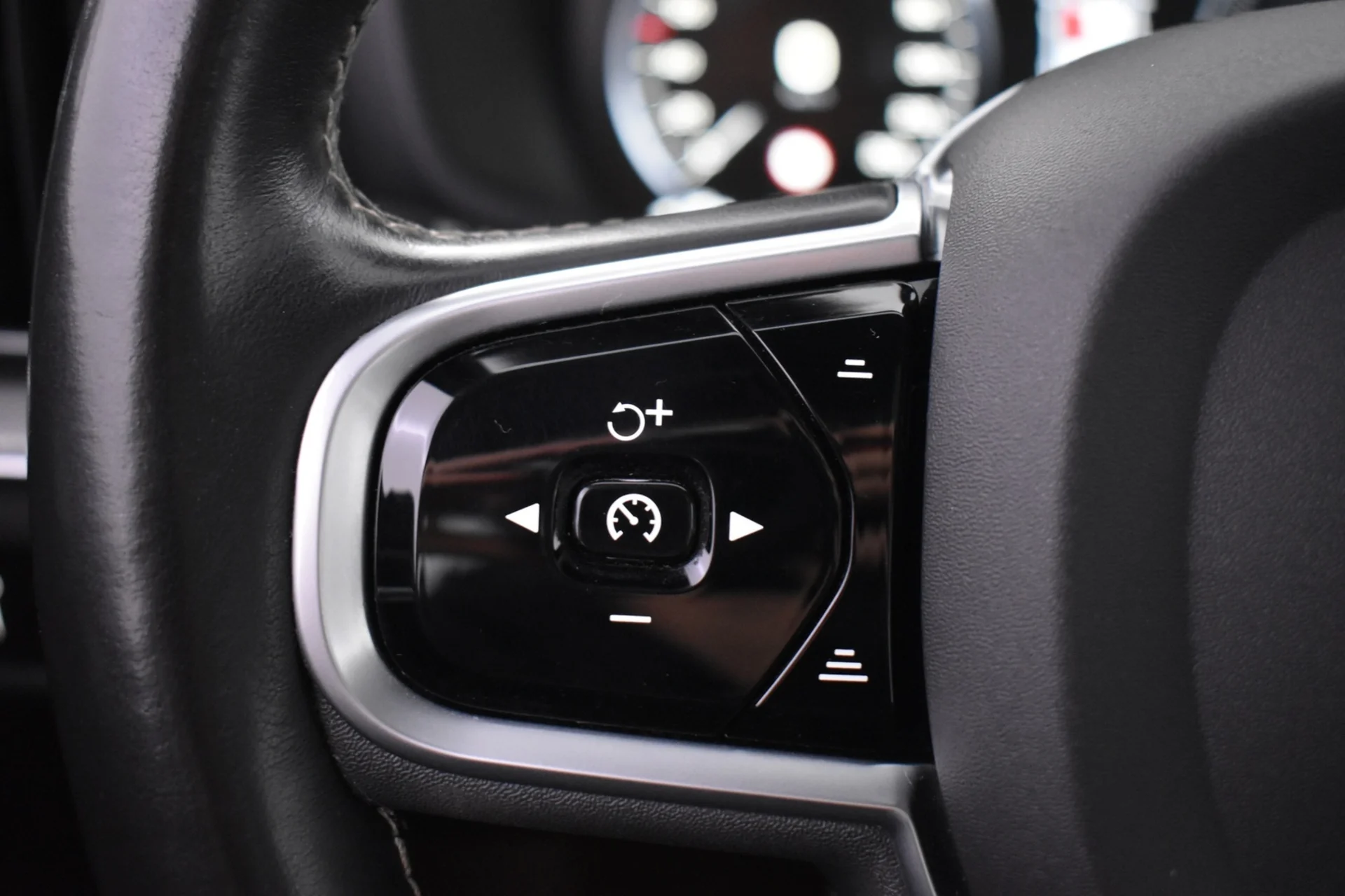 Car Image - 4OaWln1xCjQbdYvUEzYCfn