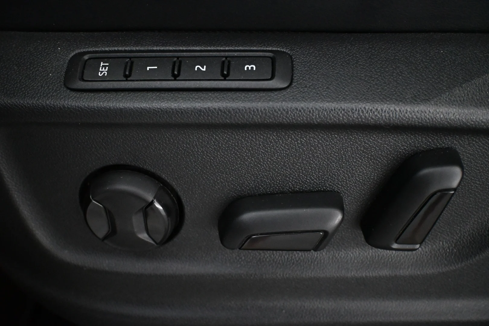 Car Image - 1SWSOp3tssHHPLCmuDGngE