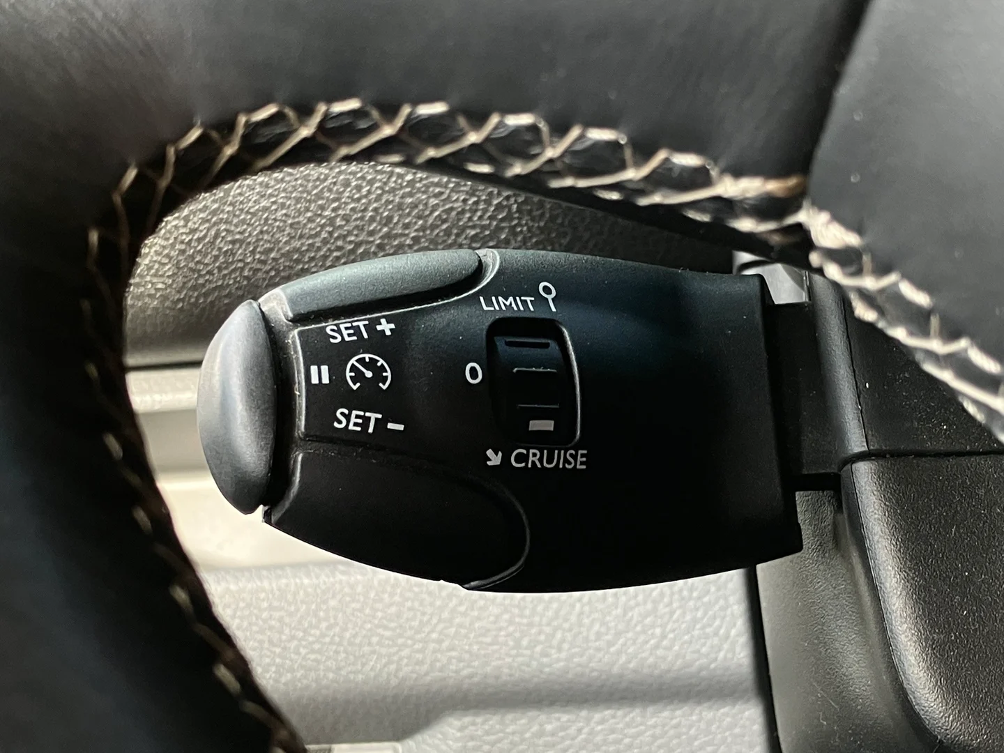 Car Image - 5gVtyKQlewZGLx2oE6wo9I