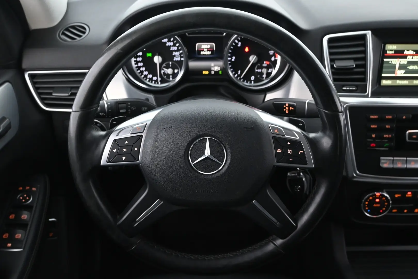 Car Image - 6YQSxz7IgjvL1UqUZ3Oho4