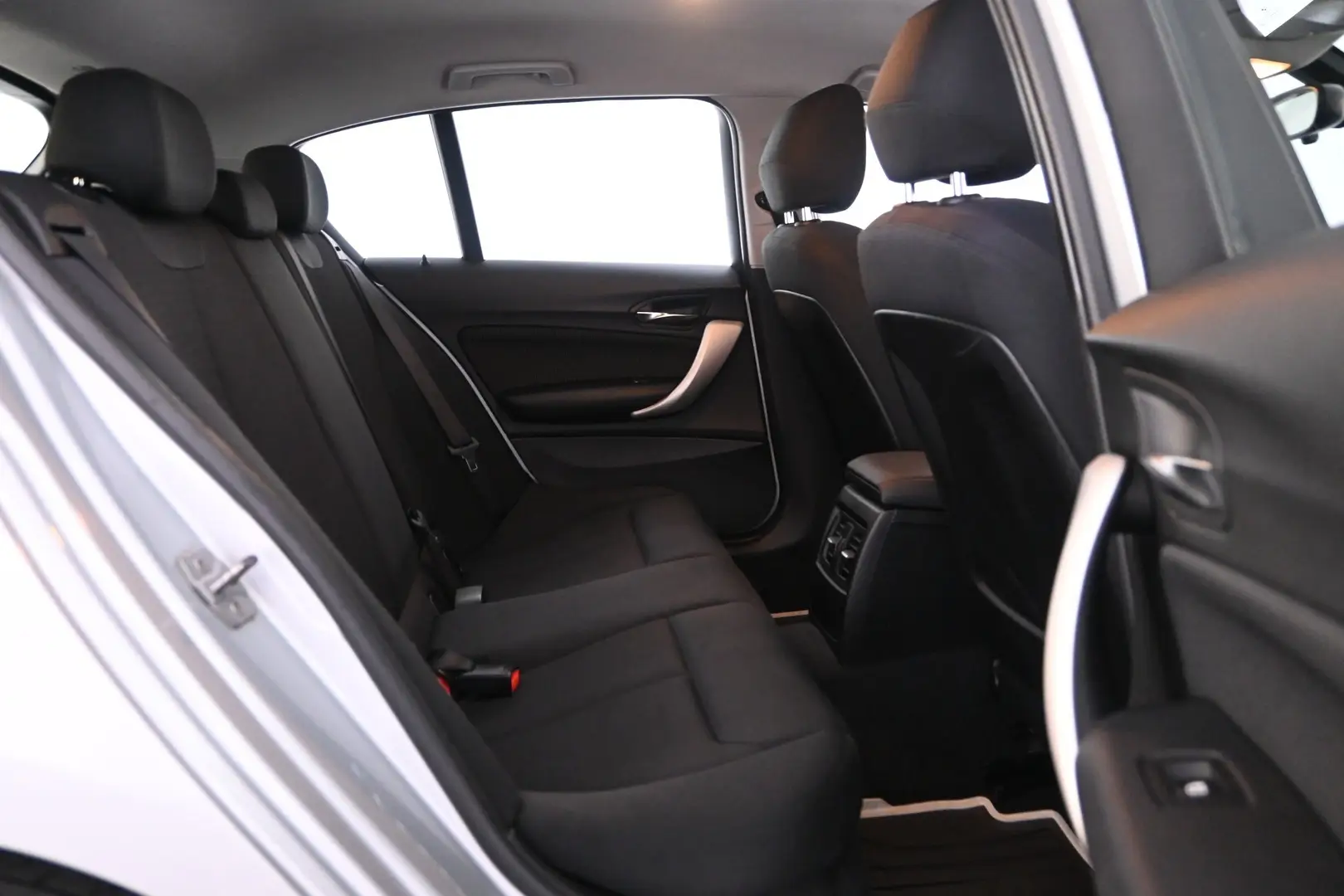 Car Image - 1N43tB7OIDQbtbX0cmvmGb