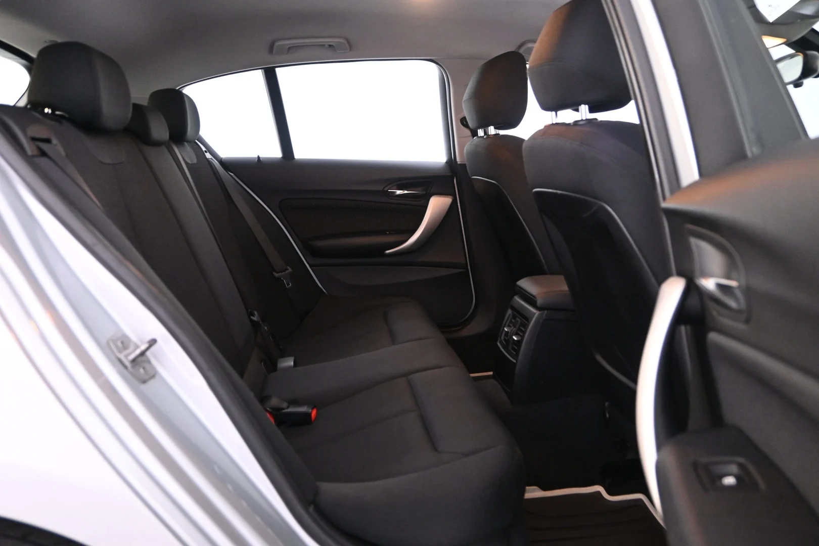 Car Image - 1N43tB7OIDQbtbX0cmvmGb