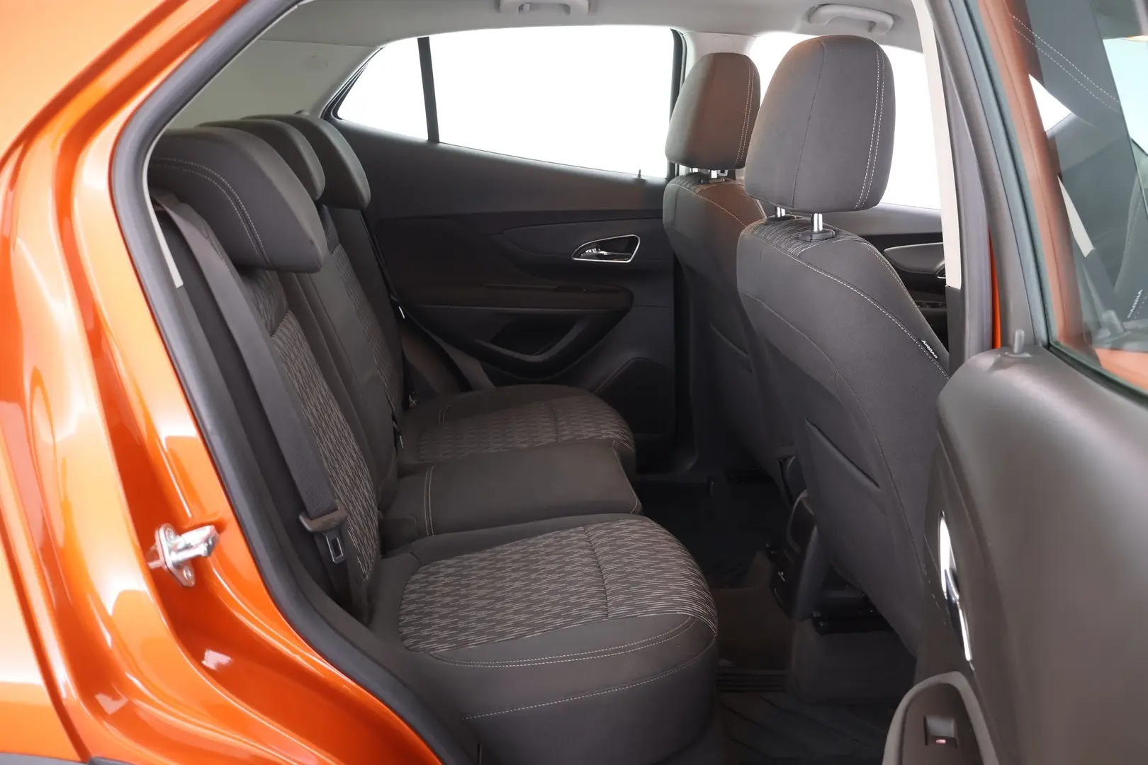 Car Image - 4AVBdKhHzz2rVGp1CdYfW9