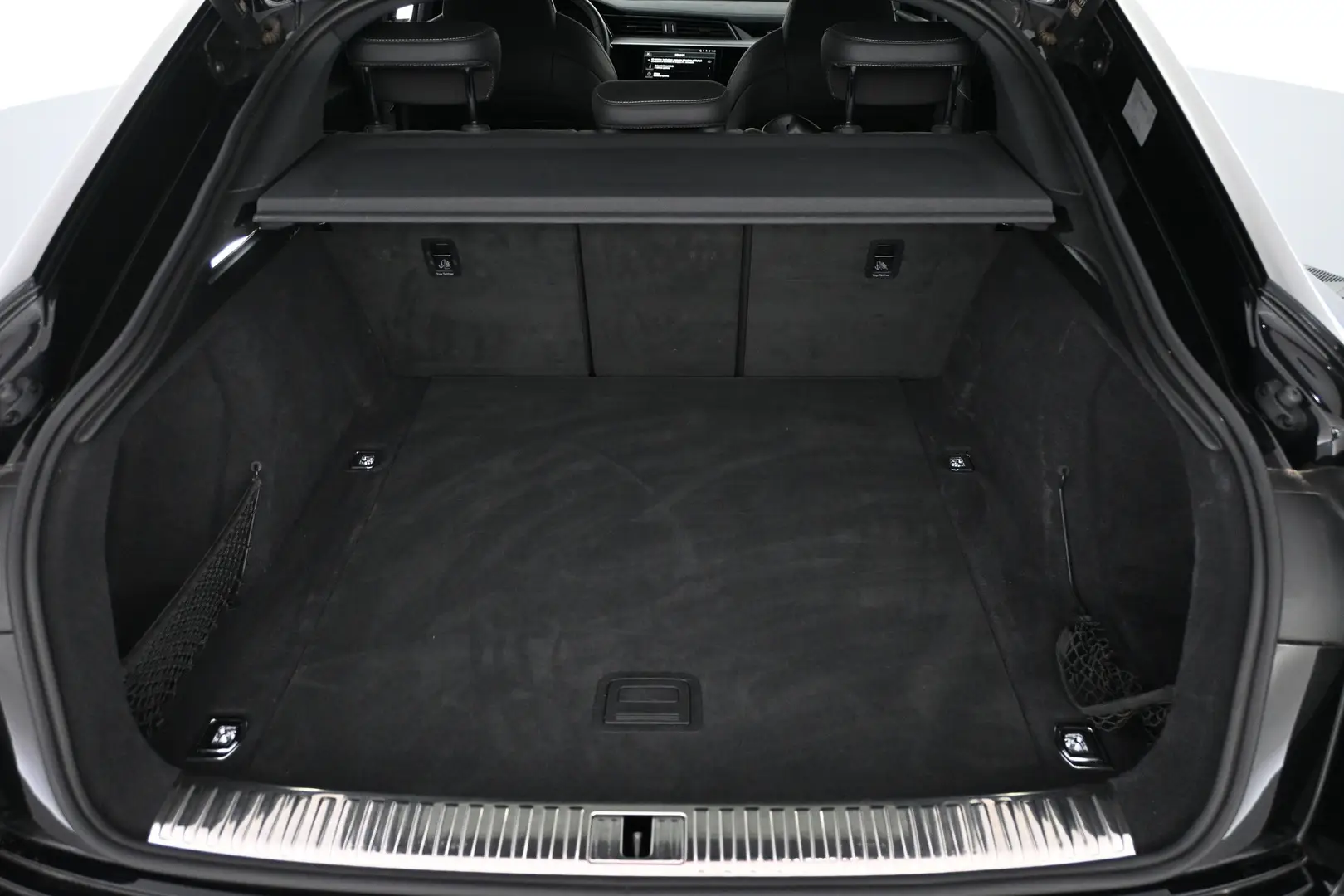 Car Image - 3SeTrWVFpMxFcxx8TpHywU