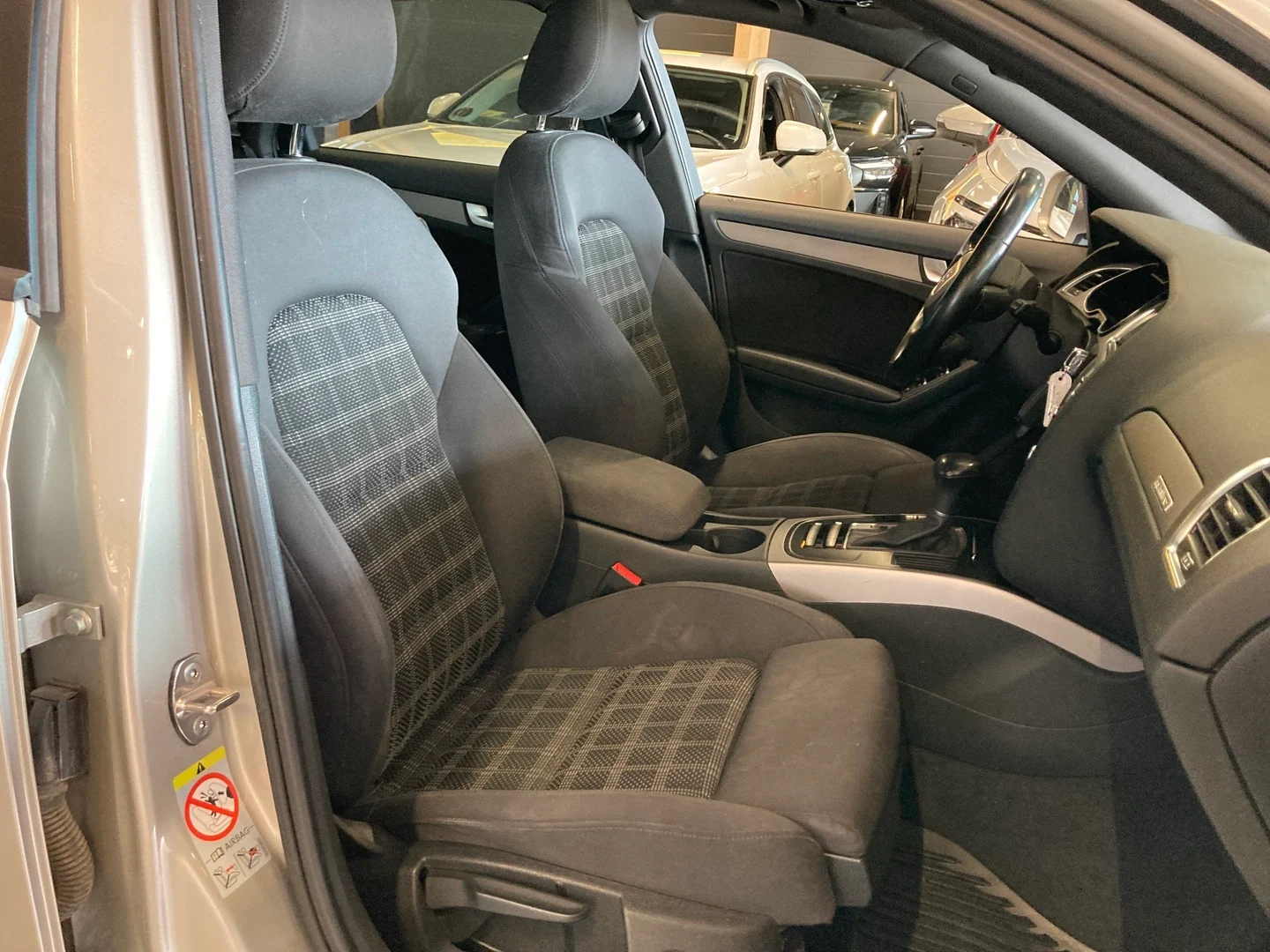 Car Image - 3uvGuHgEpUpCDpsyxl1HvT