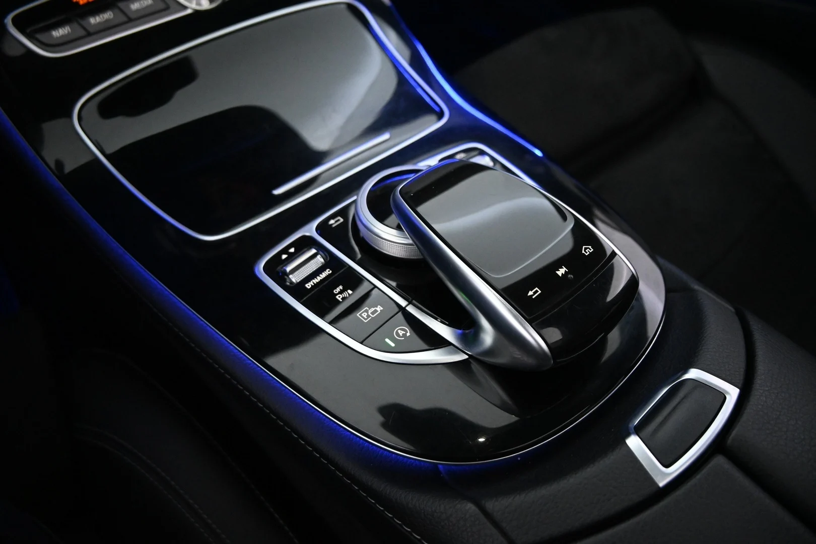 Car Image - 1zwmZhcmL3TILbGUDpH6yO