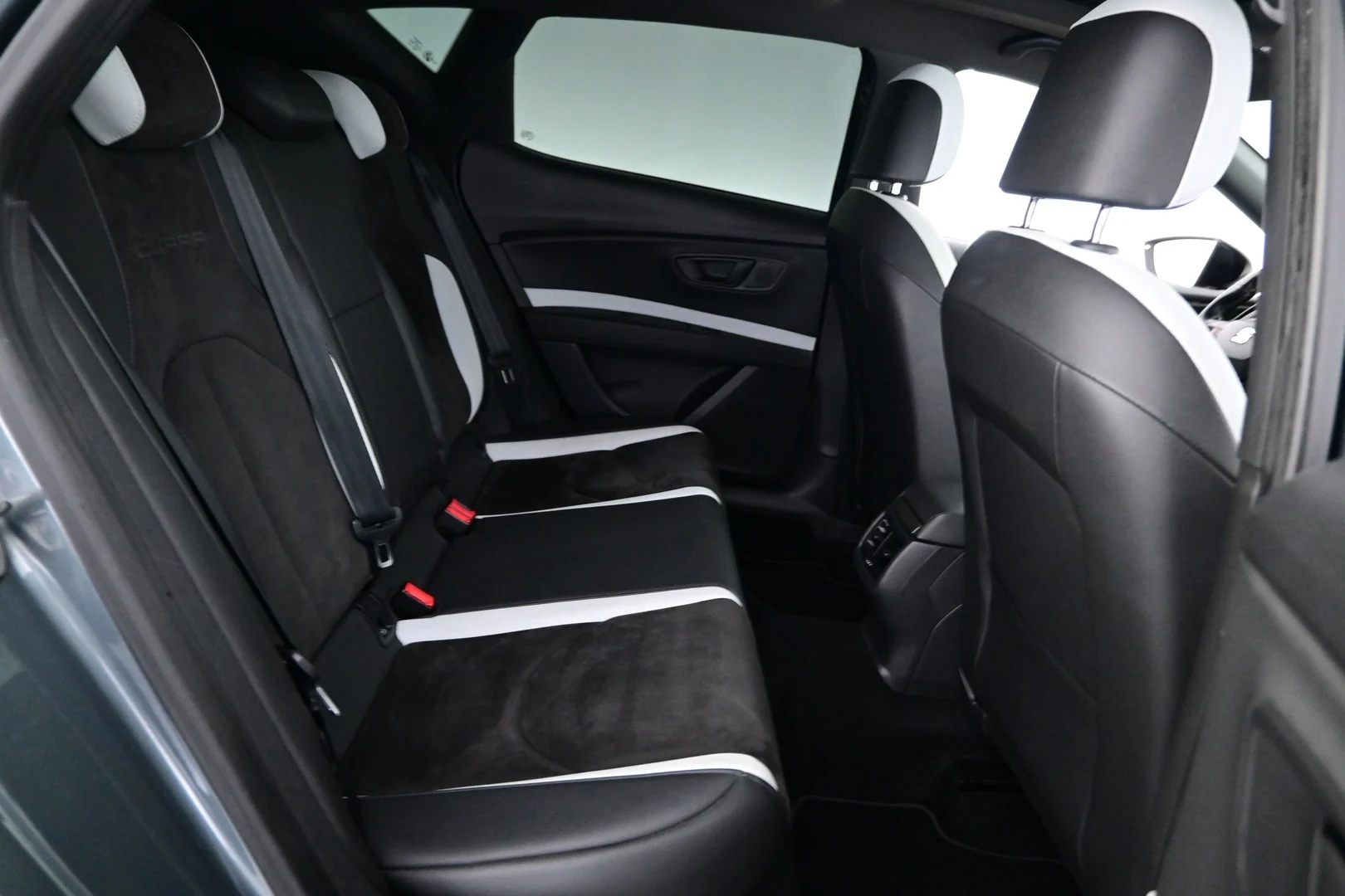 Car Image - 26nycGLya9WxfvfkVuZl5Q