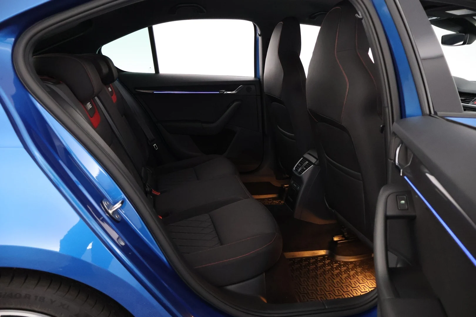 Car Image - 15xZHP7XWqQcyAKsmbYCPw