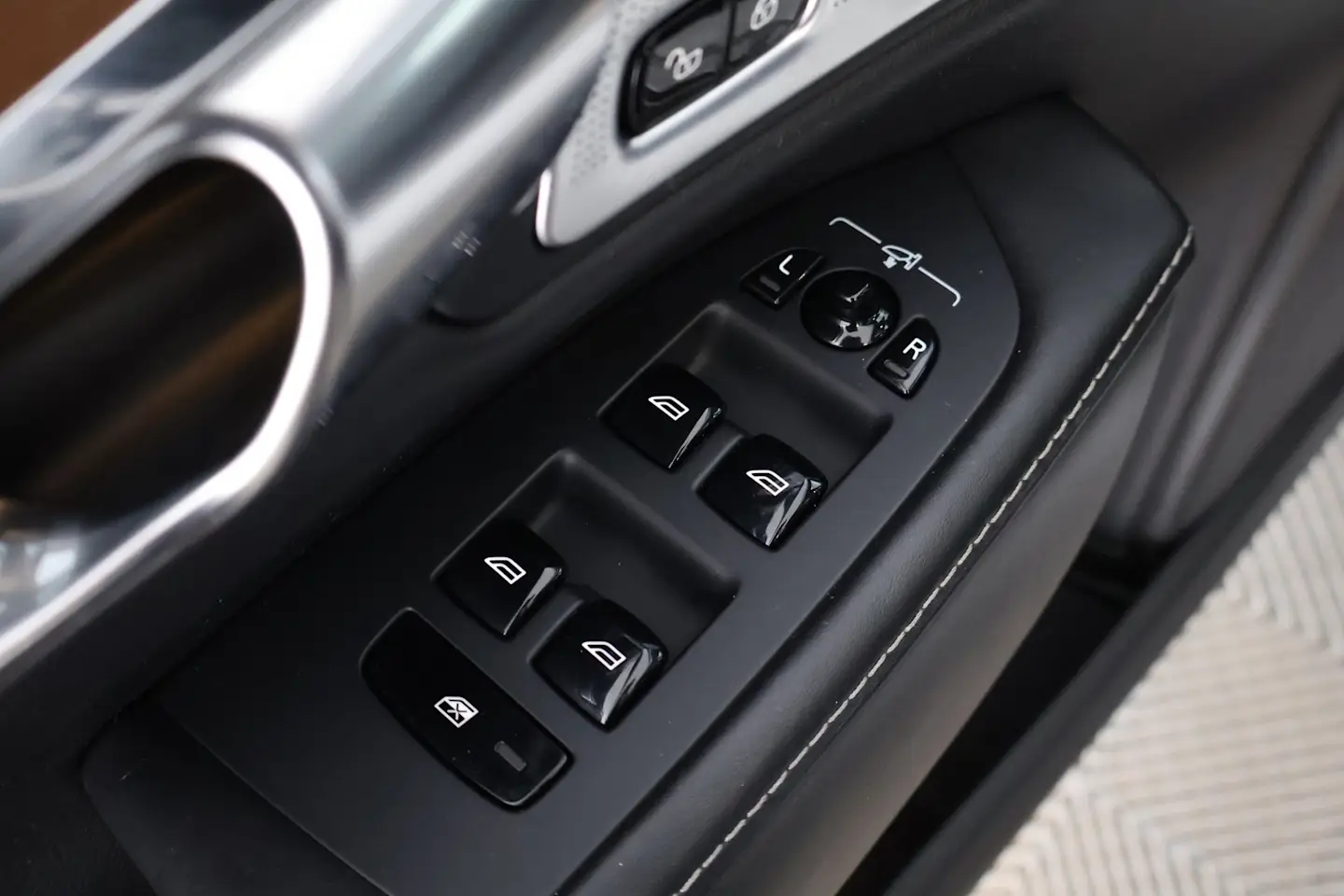 Car Image - 4N8yFwpk9nY6KOgZEsH4VP