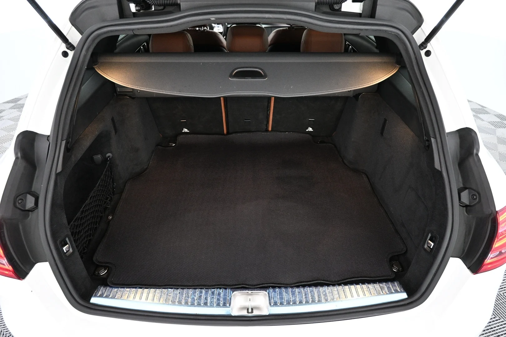 Car Image - 28G8j0pUnatW24o3lqfSL1