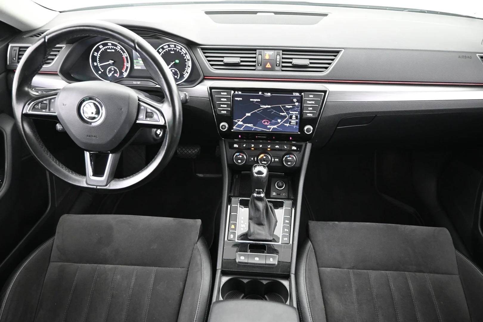 Car Image - 5j9uRxQ9IPiWzGhajdBg4W