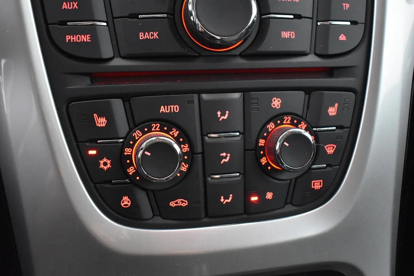 Car Image - 4yi3c1eNMZ28y8tkNreaqc