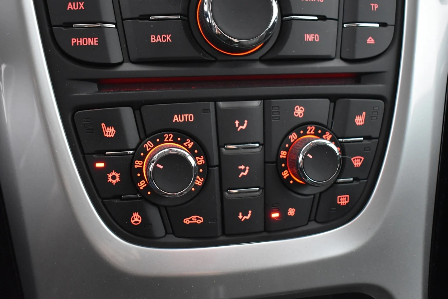 Car Image - 4yi3c1eNMZ28y8tkNreaqc