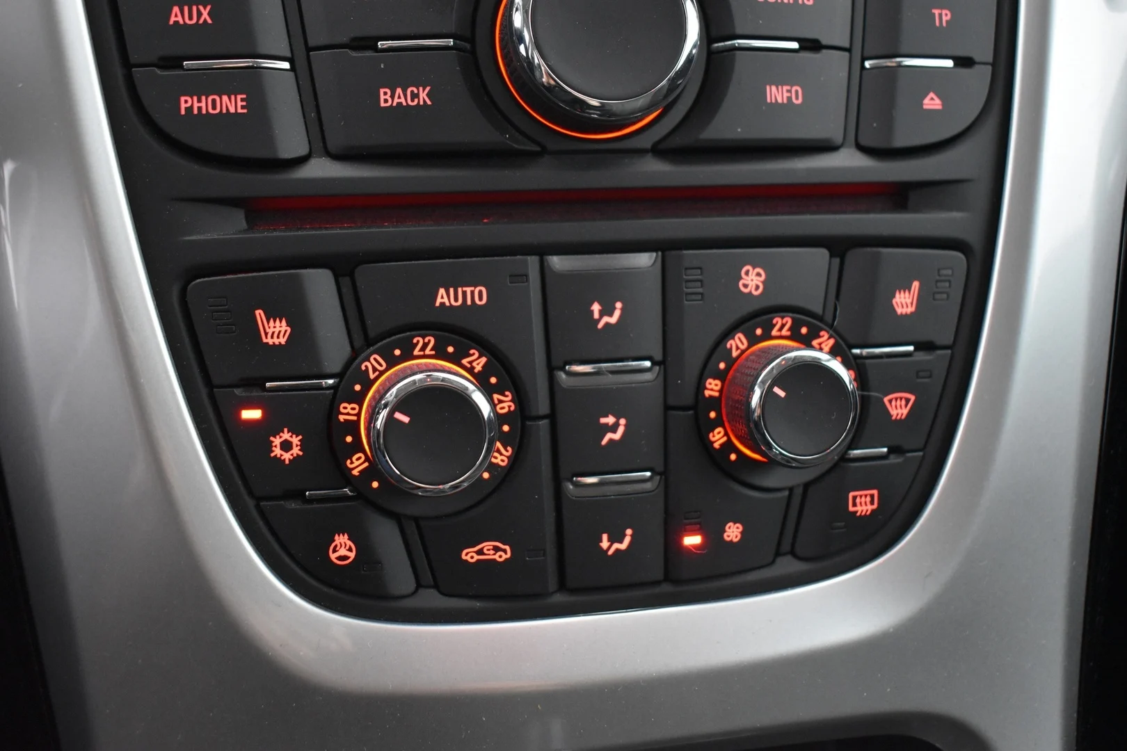 Car Image - 4yi3c1eNMZ28y8tkNreaqc