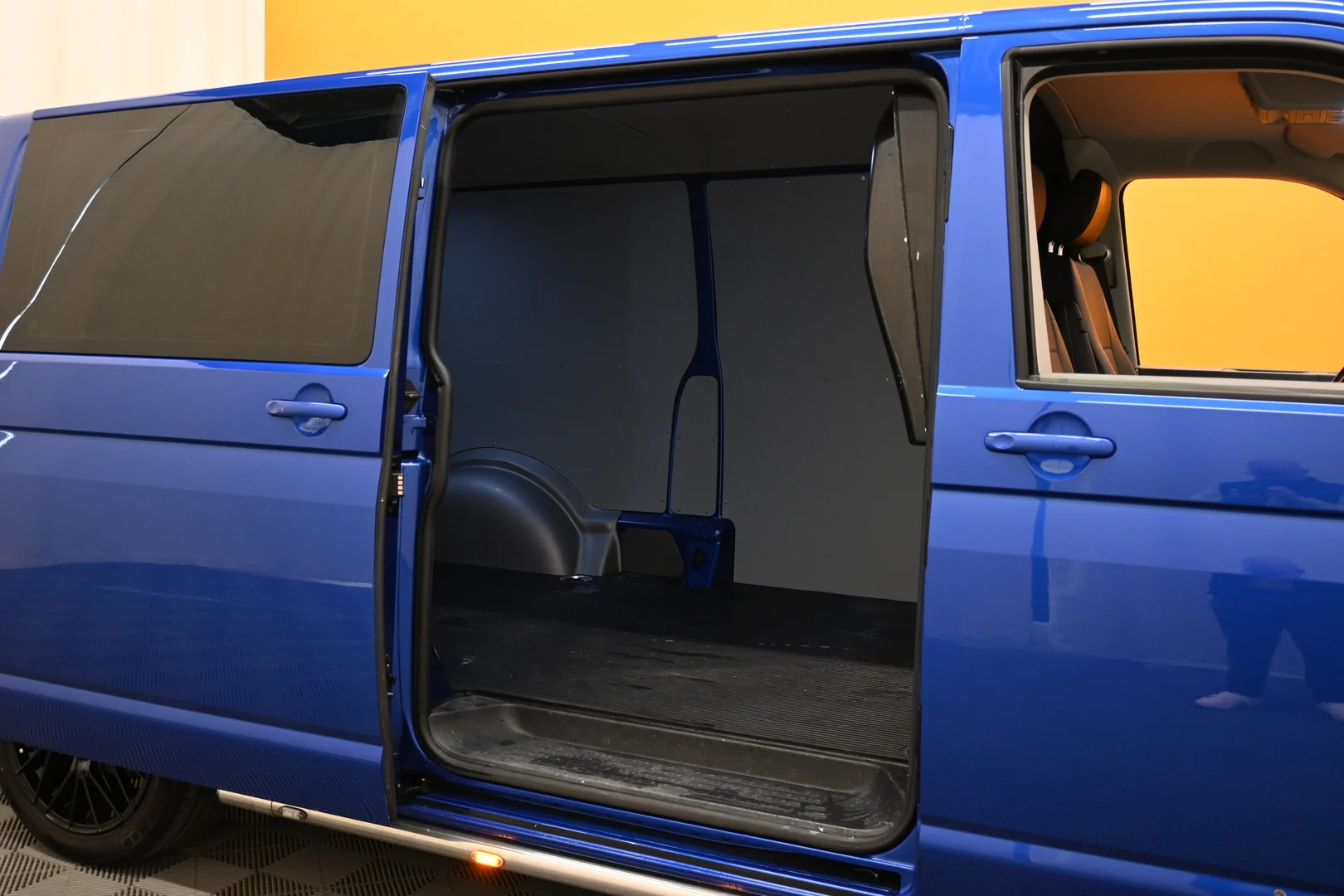 Car Image - 6BdEKMTJk3OC7sIql0g9St